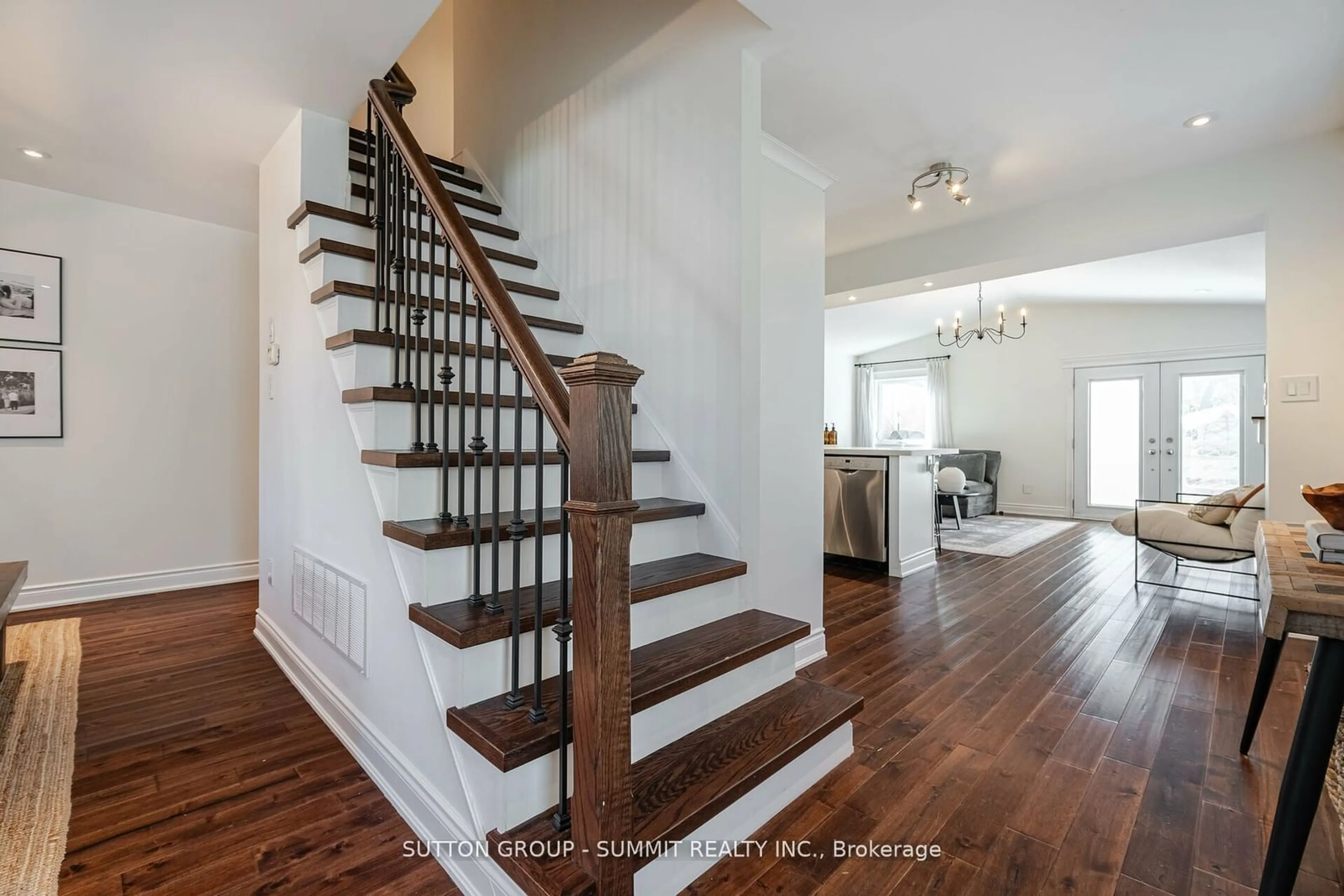 Stairs for 8282 Kipling Ave, Vaughan Ontario L4L 2A6