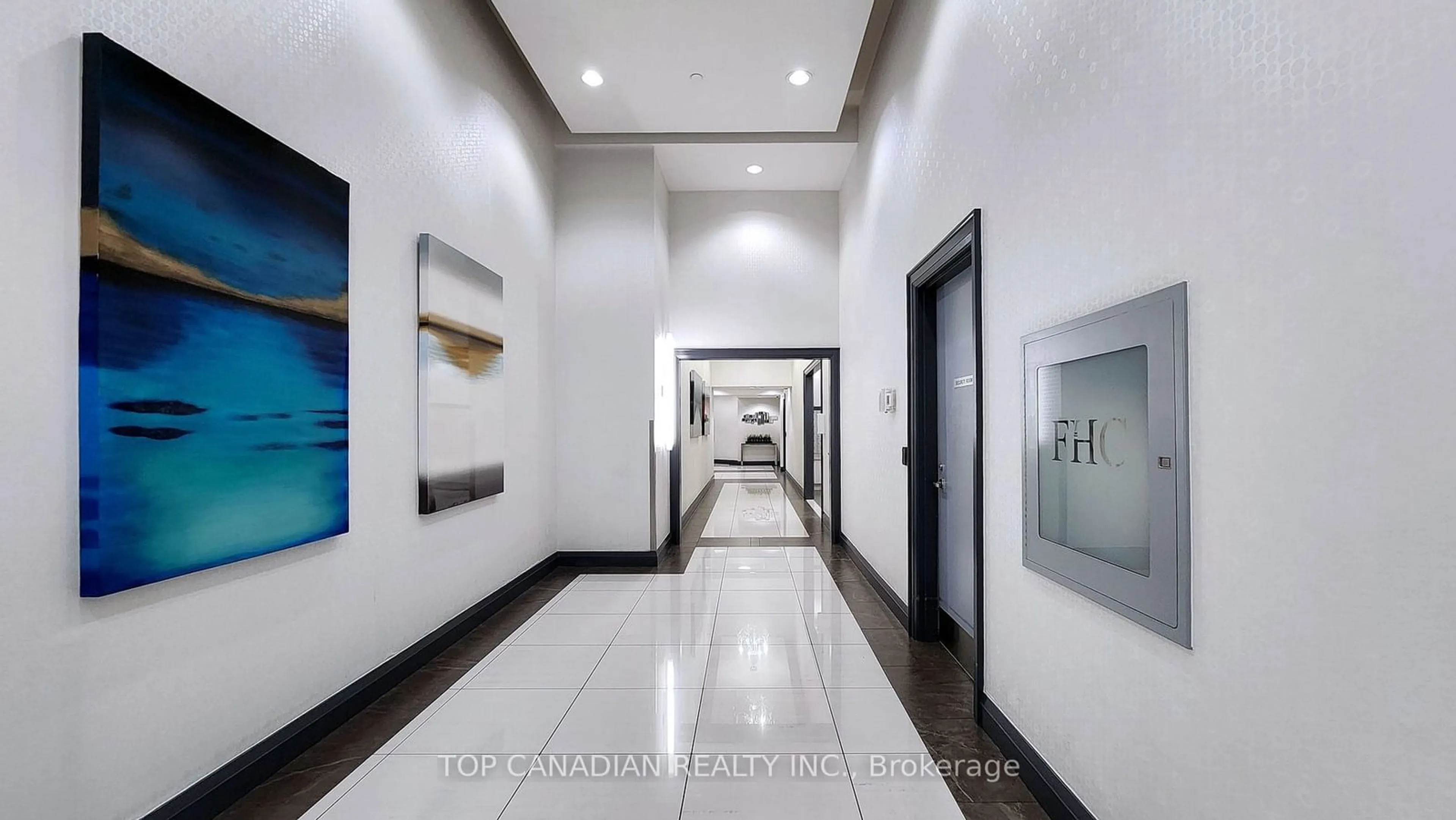 Indoor foyer for 7171 Yonge St #1008, Markham Ontario L3T 0C5