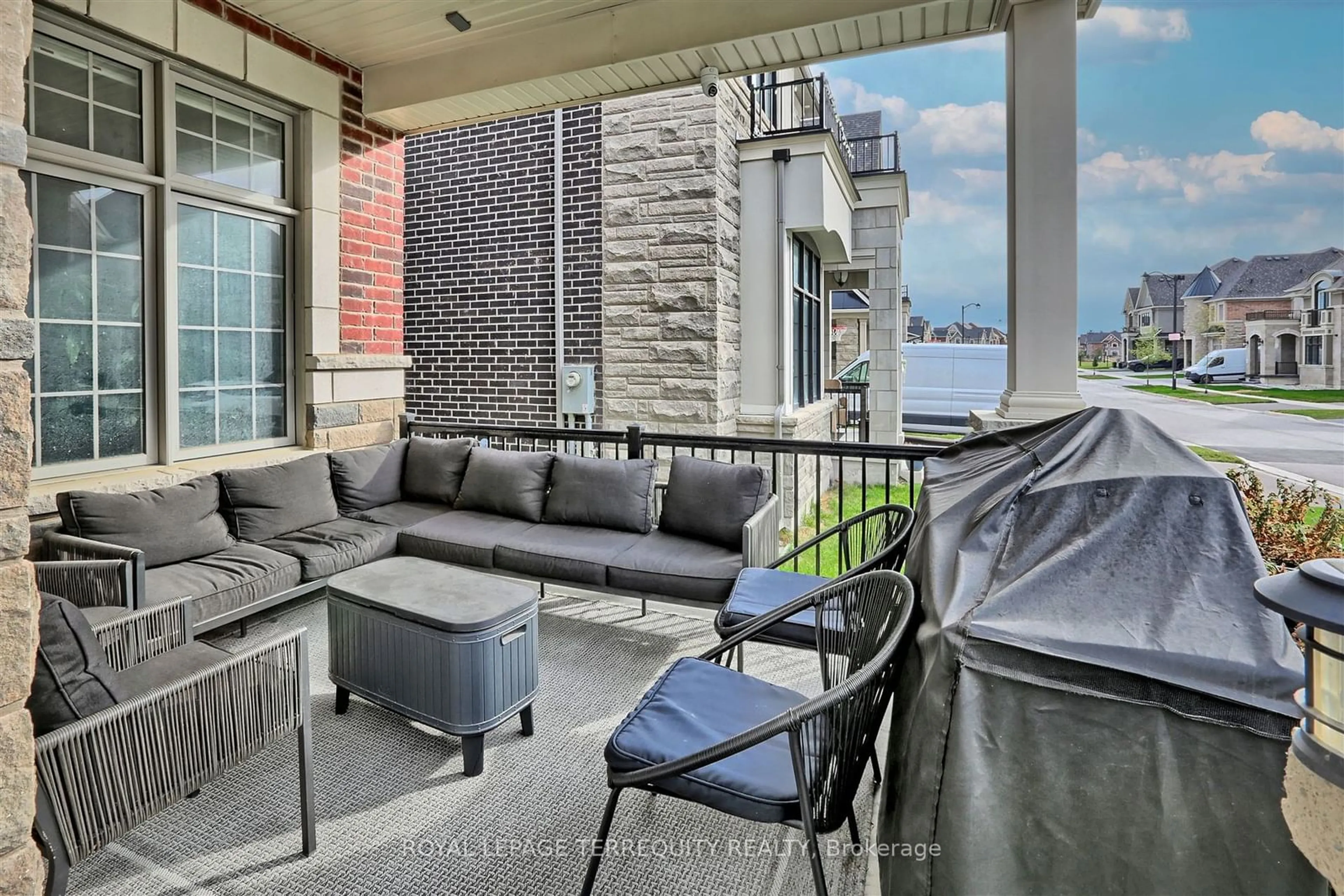 Patio, water/lake/river/ocean view for 180 Klein Mills Rd, Vaughan Ontario L4H 4W4