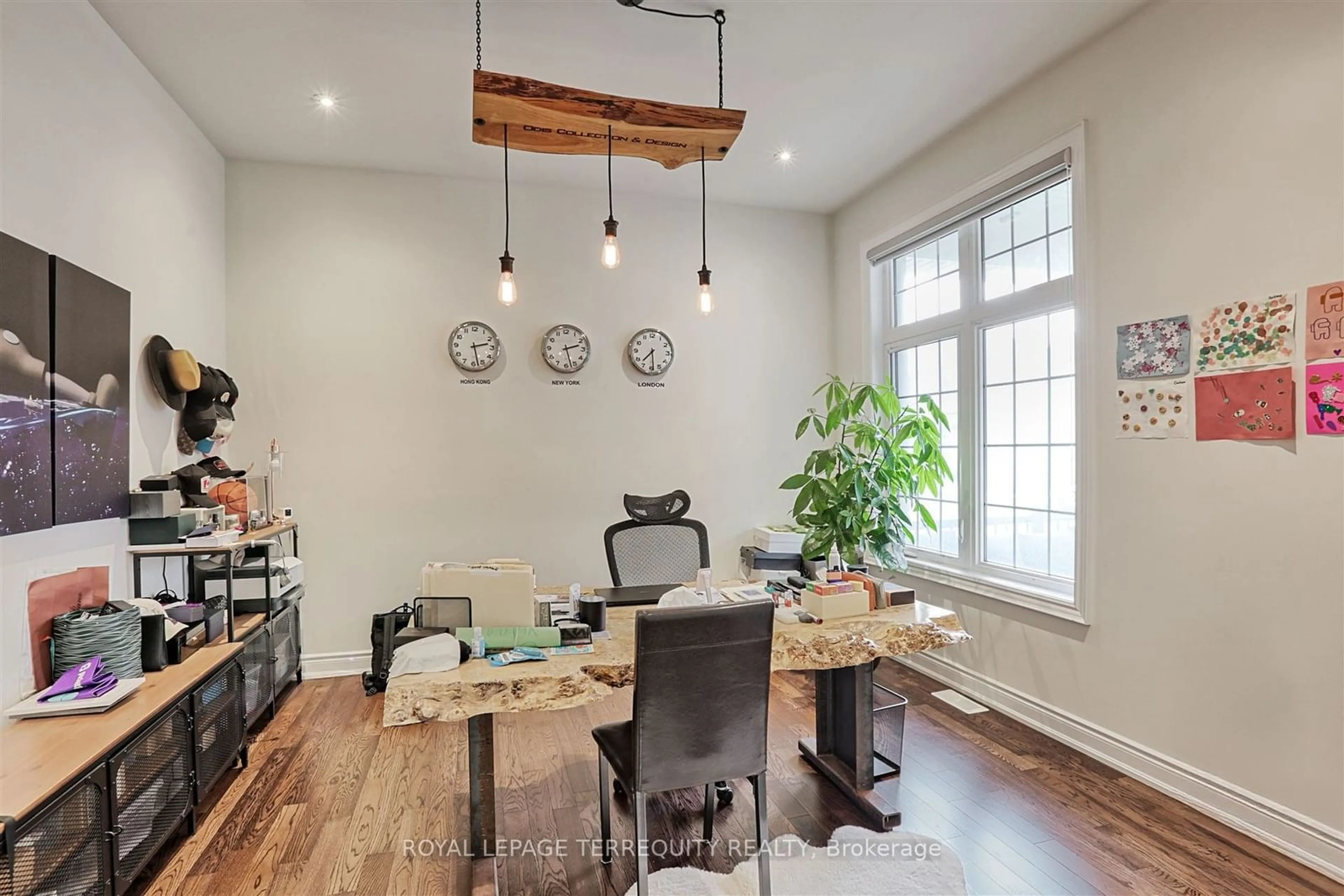 Dining room, wood/laminate floor for 180 Klein Mills Rd, Vaughan Ontario L4H 4W4