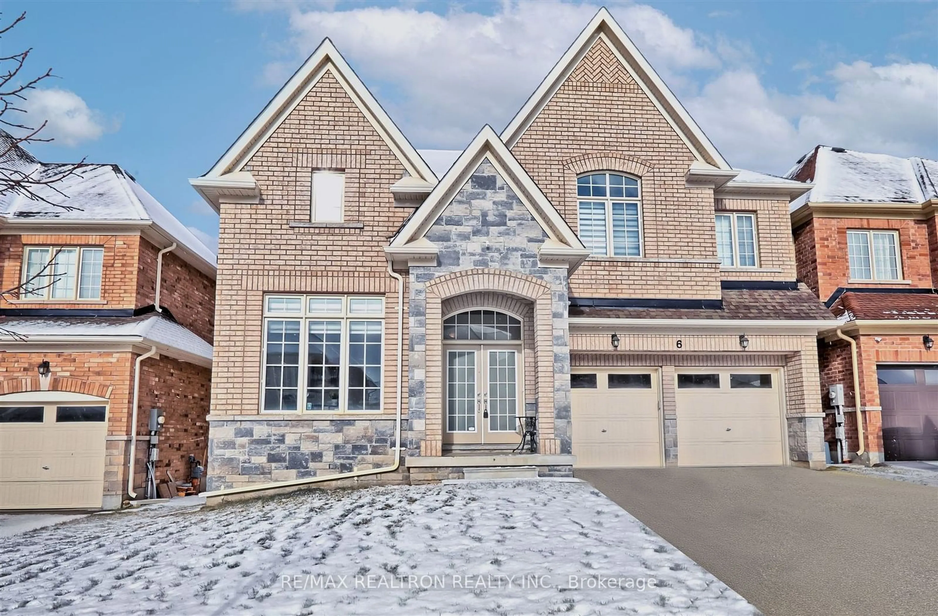 Home with brick exterior material, street for 6 Clifford Fairbarn Dr, East Gwillimbury Ontario L9N 0S1