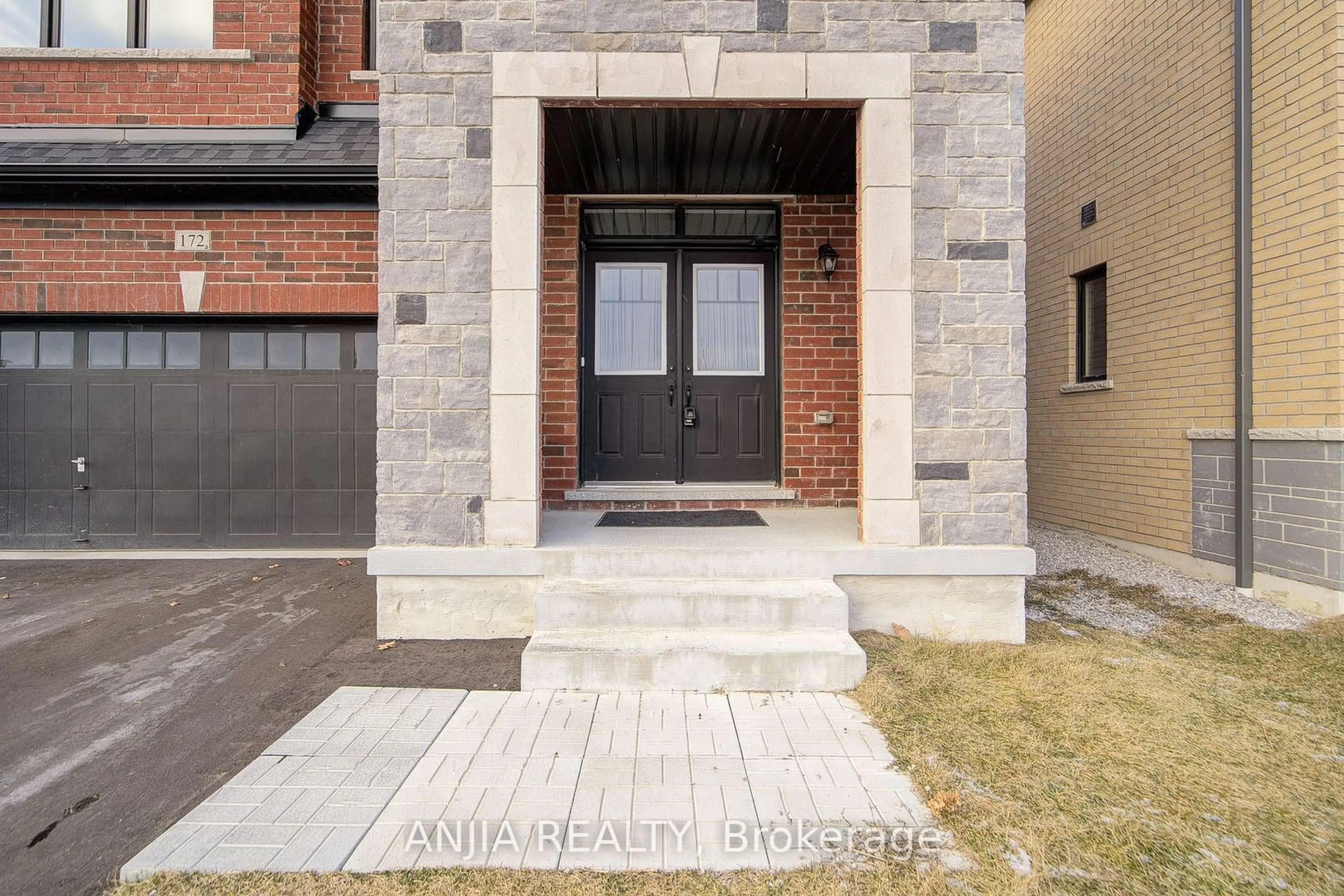 Home with brick exterior material, street for 172 McKean Dr, Whitchurch-Stouffville Ontario L4A 5A8