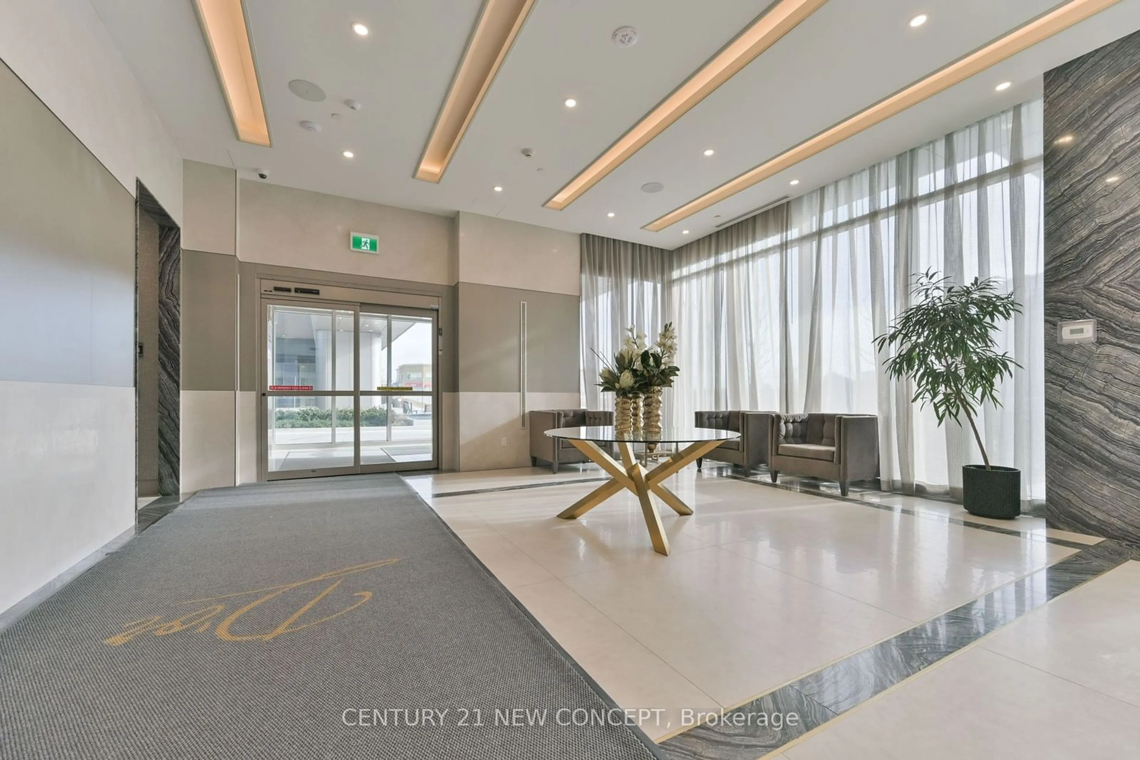 Indoor foyer for 10 Gatineau Dr #1302, Vaughan Ontario L4J 0L2