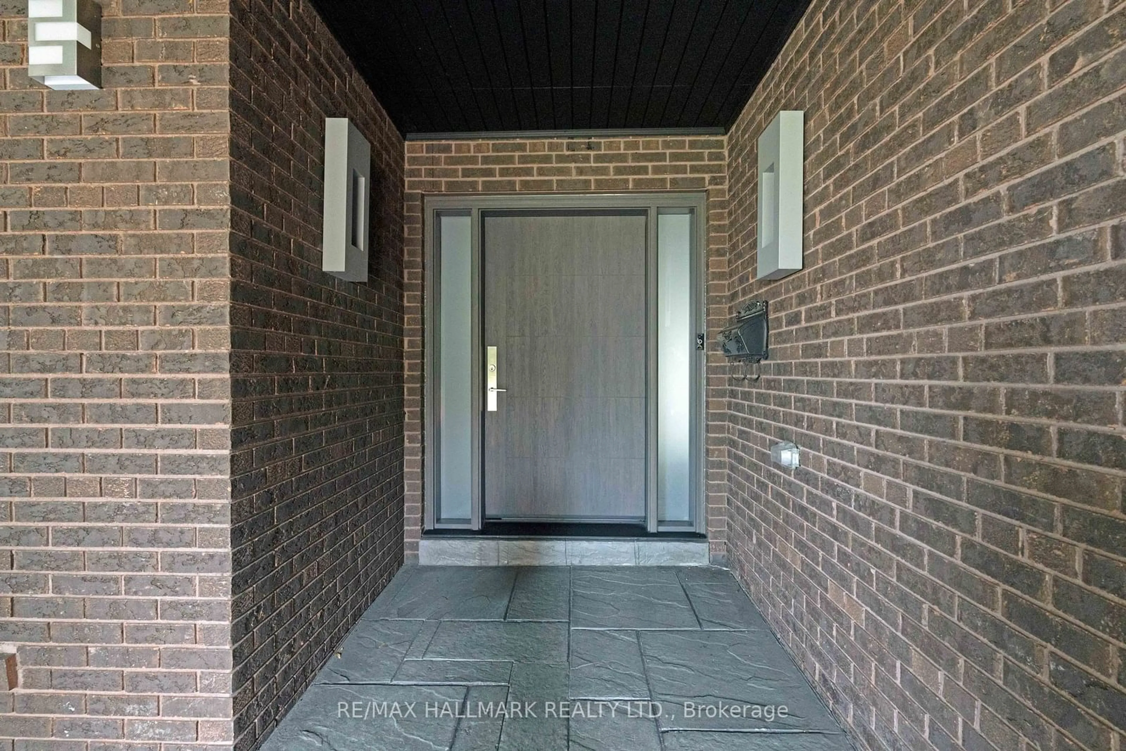 Unknown for 48 Forest Circle Crt, Vaughan Ontario L4L 1N9