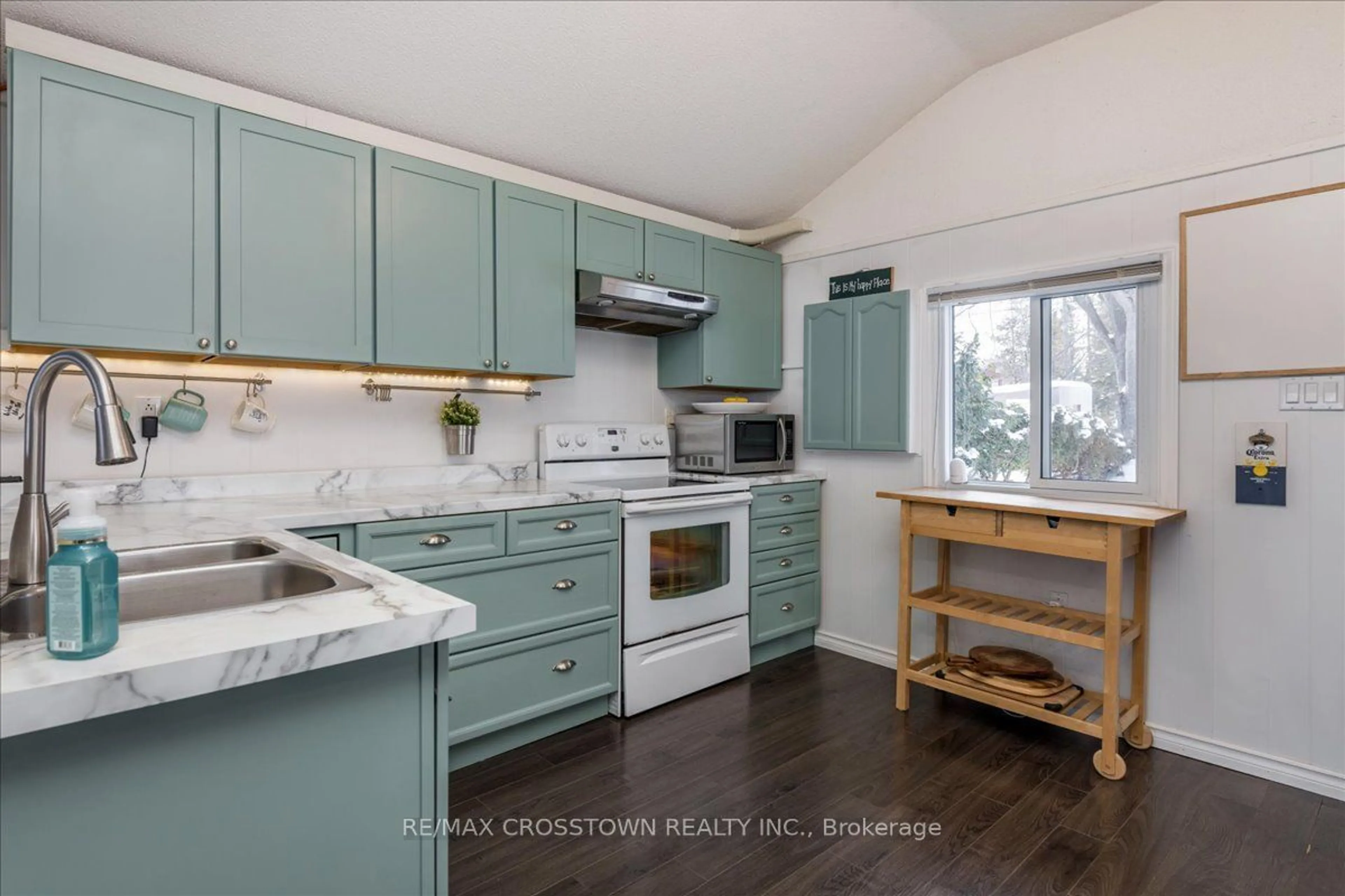 Open concept kitchen, unknown for 2301 CRYSTAL BEACH Rd, Innisfil Ontario L9S 3W8