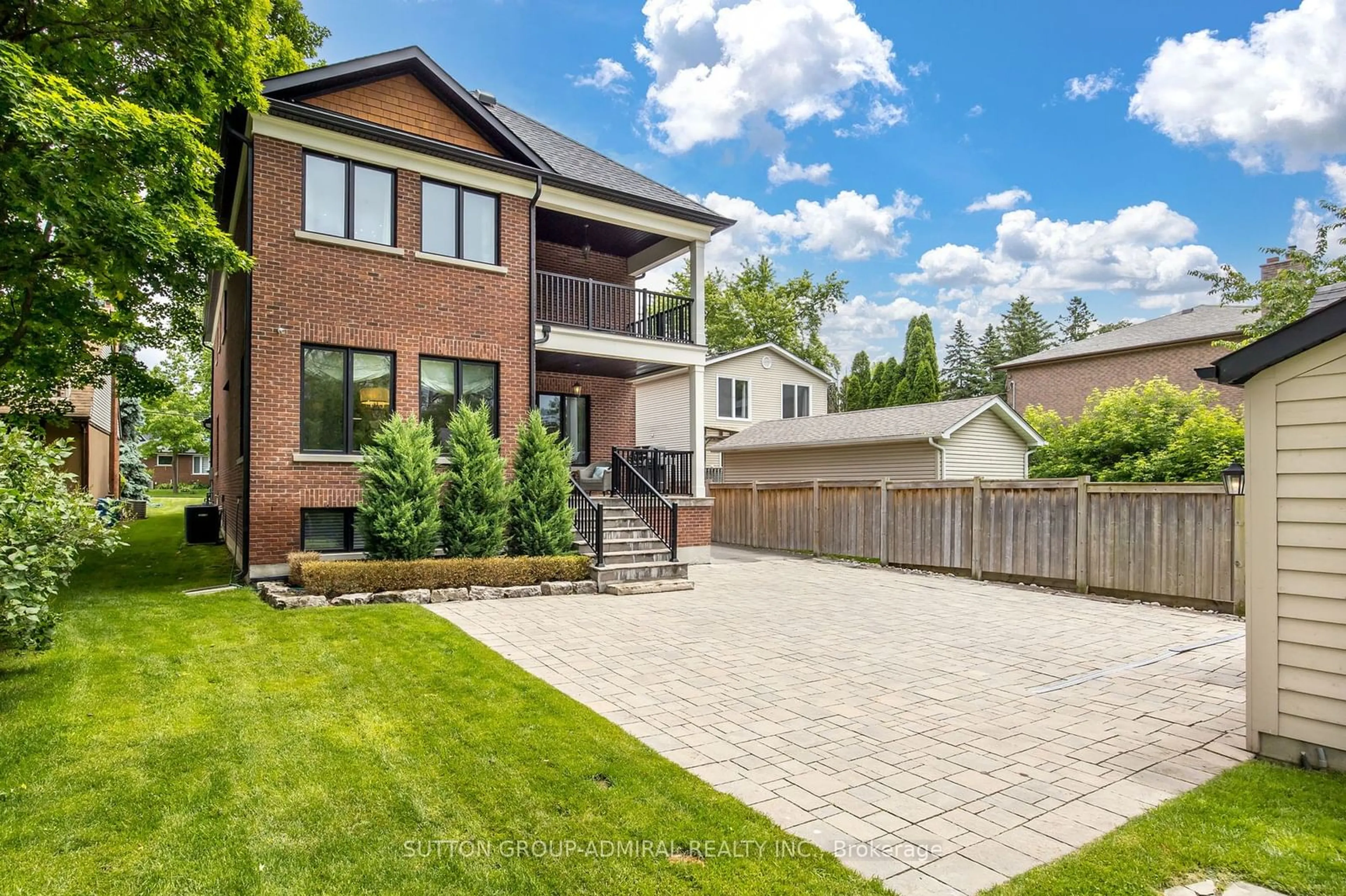 Home with brick exterior material, street for 114 Wood Lane, Richmond Hill Ontario L4C 4W1