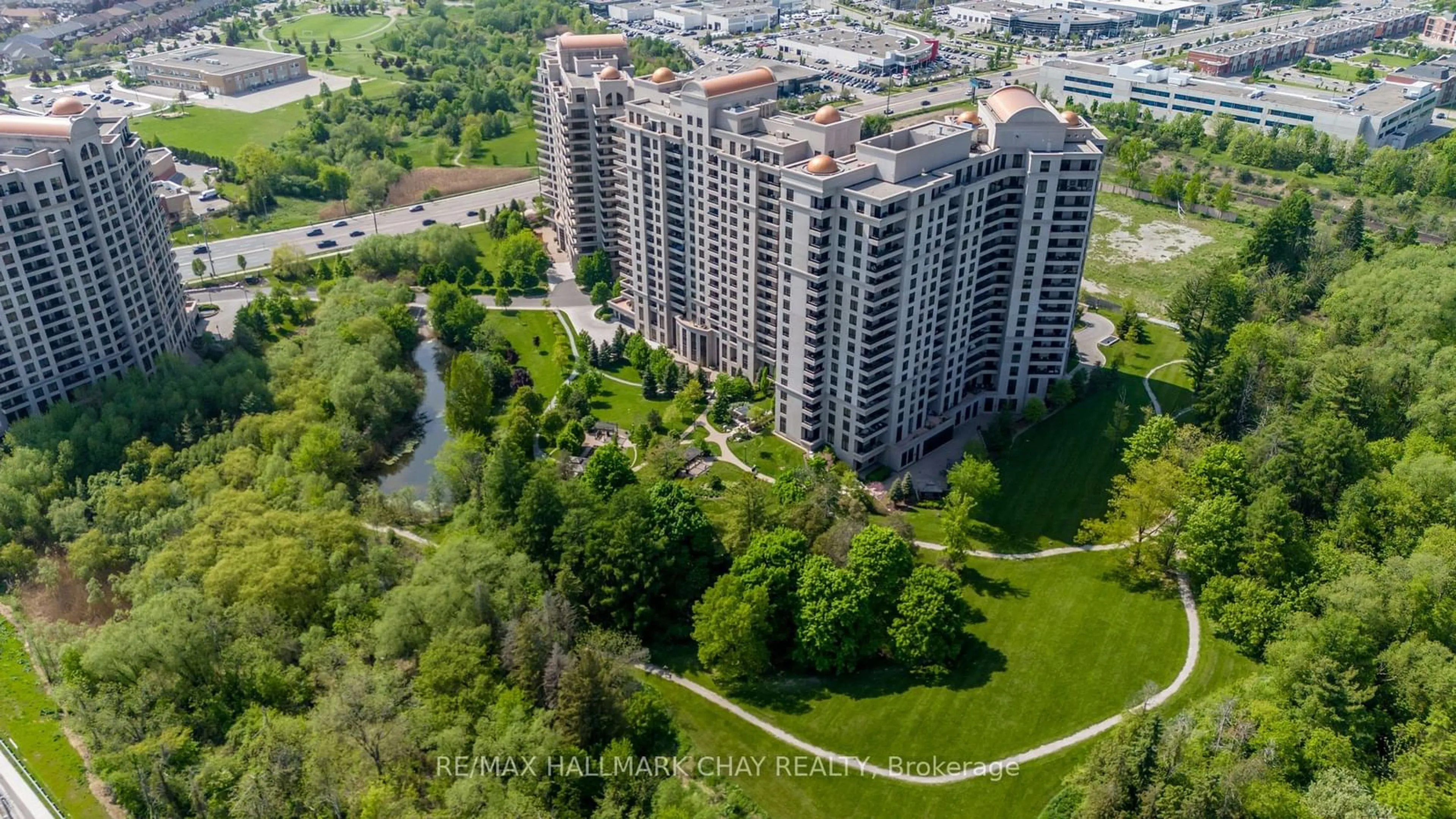 A pic from outside/outdoor area/front of a property/back of a property/a pic from drone, city buildings view from balcony for 9235 Jane St #1605, Vaughan Ontario L6A 0J8