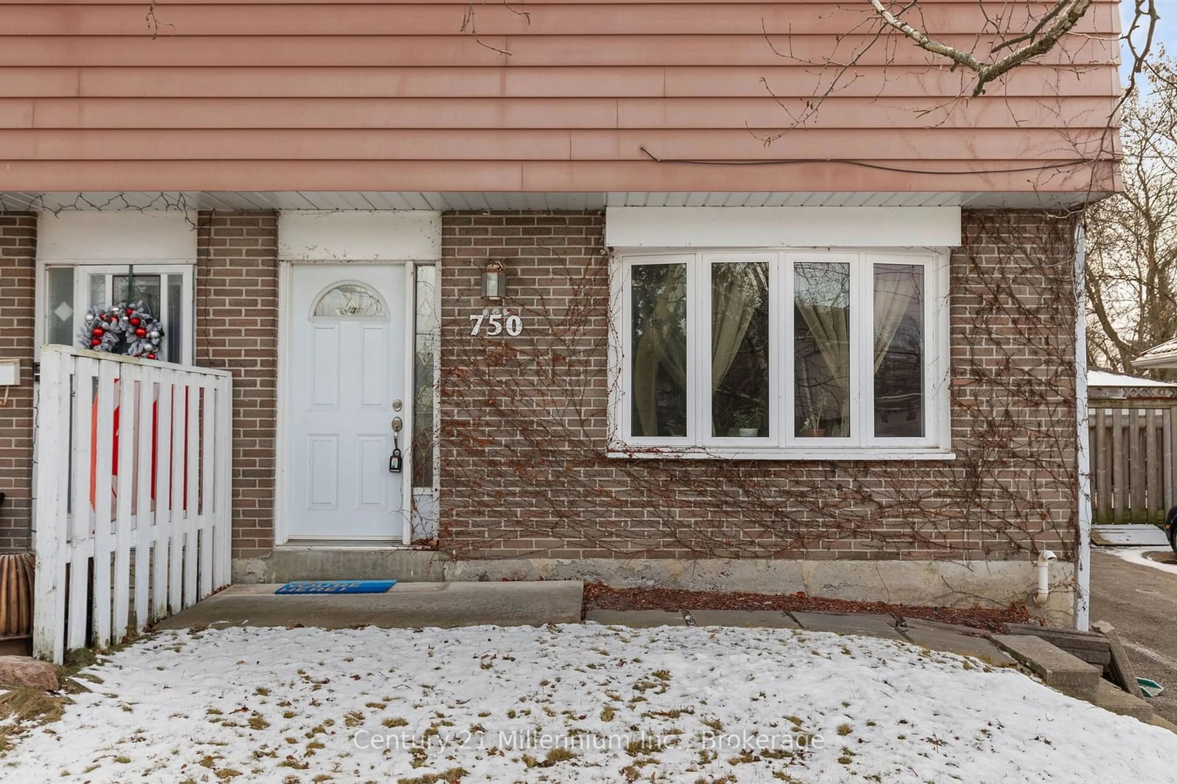 Unknown for 750 Elgin St, Newmarket Ontario L3Y 3B8