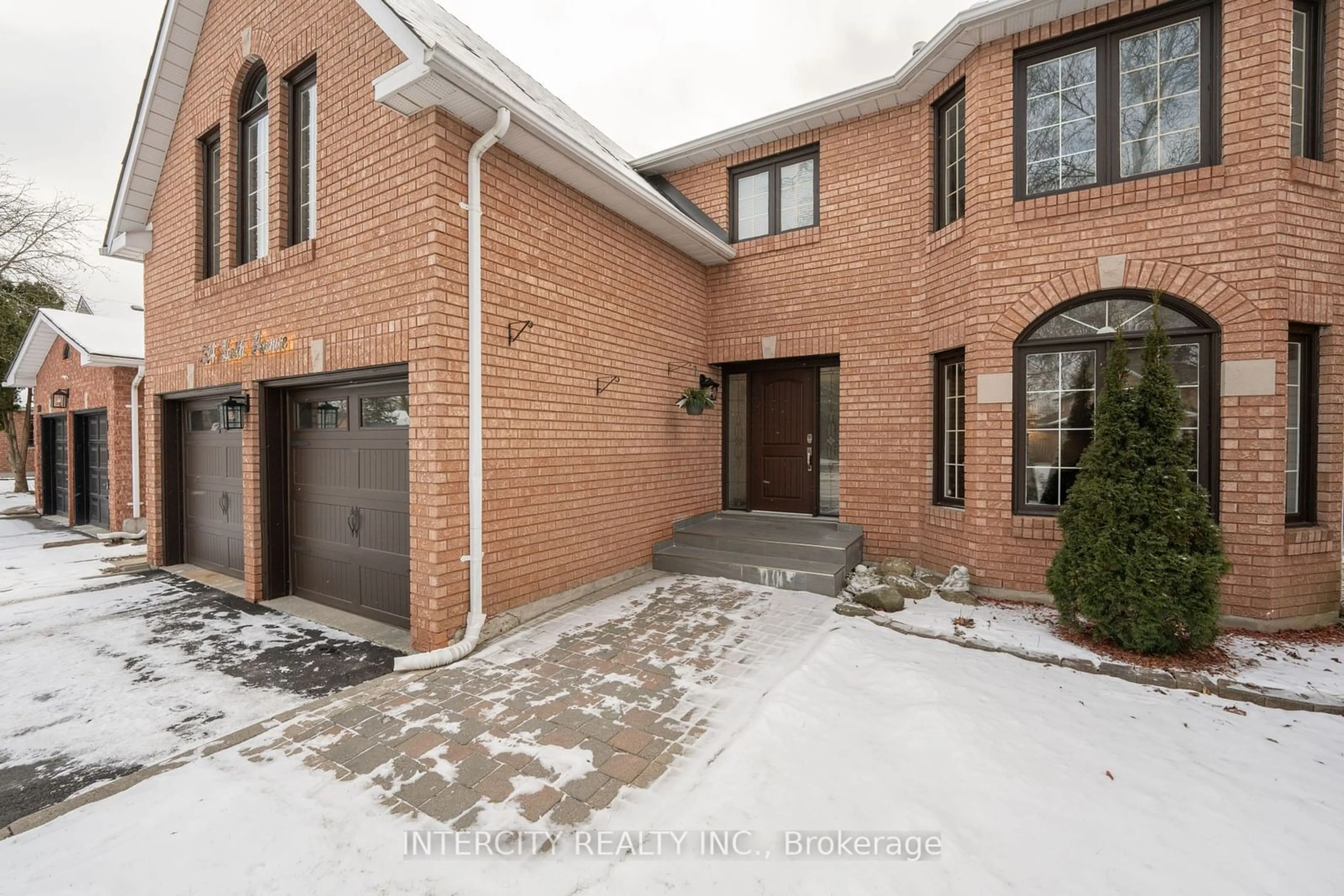 Home with brick exterior material, street for 514 Keith Ave, Newmarket Ontario L3X 1V4