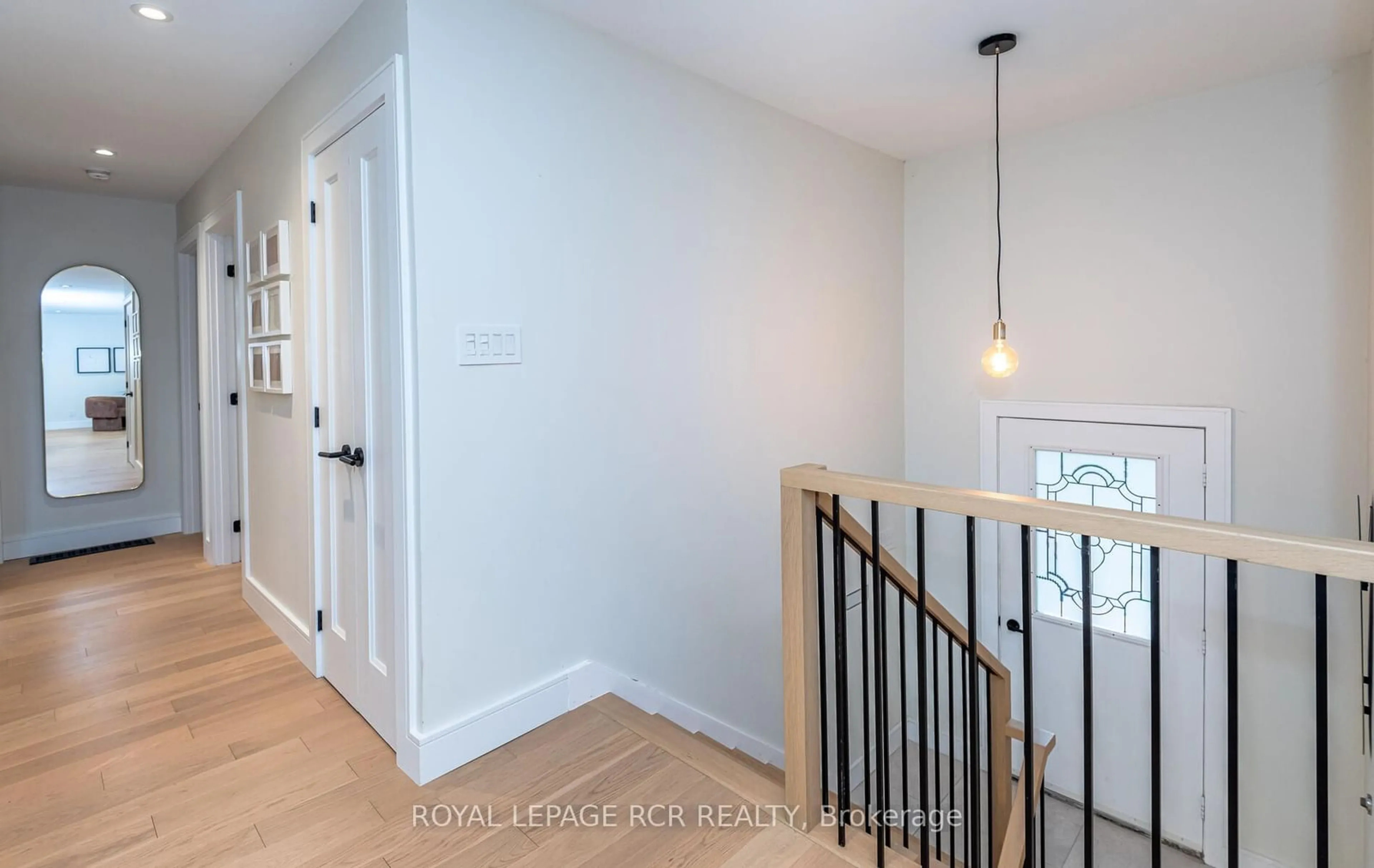 Indoor entryway for 26 Red Mills Dr, East Gwillimbury Ontario L9N 1B5