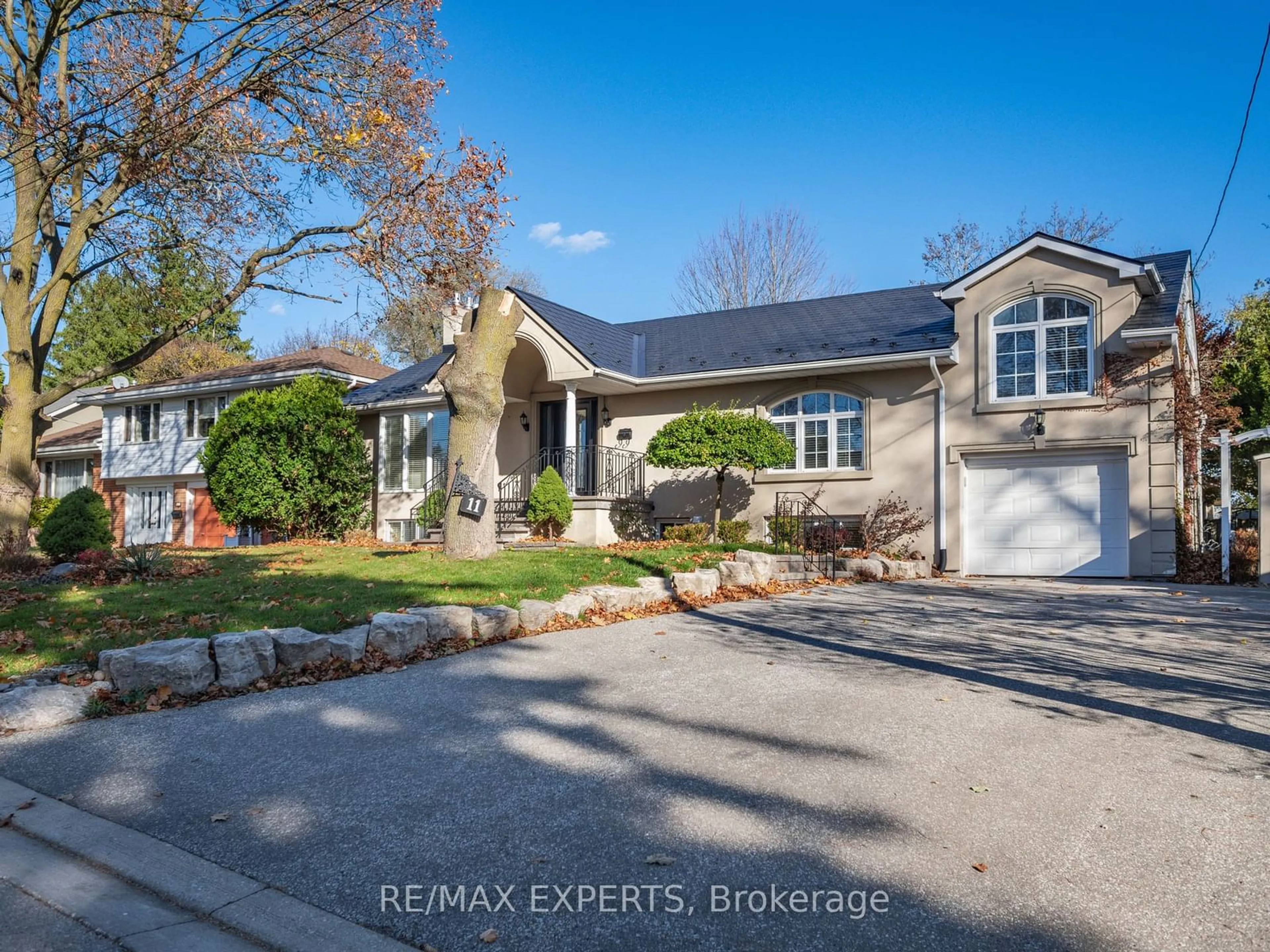 Home with brick exterior material, street for 11 Knollside Dr, Richmond Hill Ontario L4C 4W7