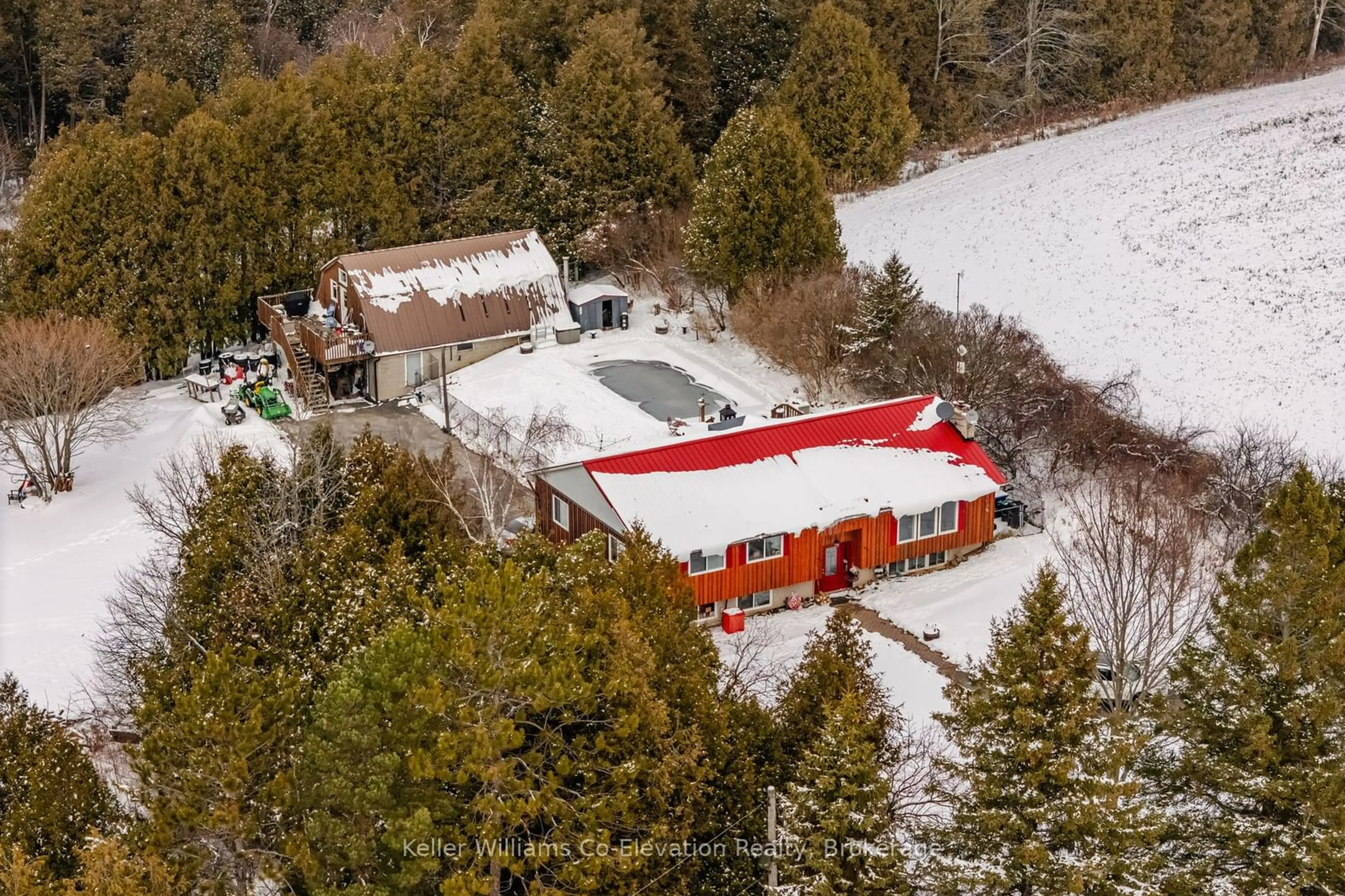 A pic from outside/outdoor area/front of a property/back of a property/a pic from drone, mountain view for 4684 10th Sdrd, Essa Ontario L0L 2N0