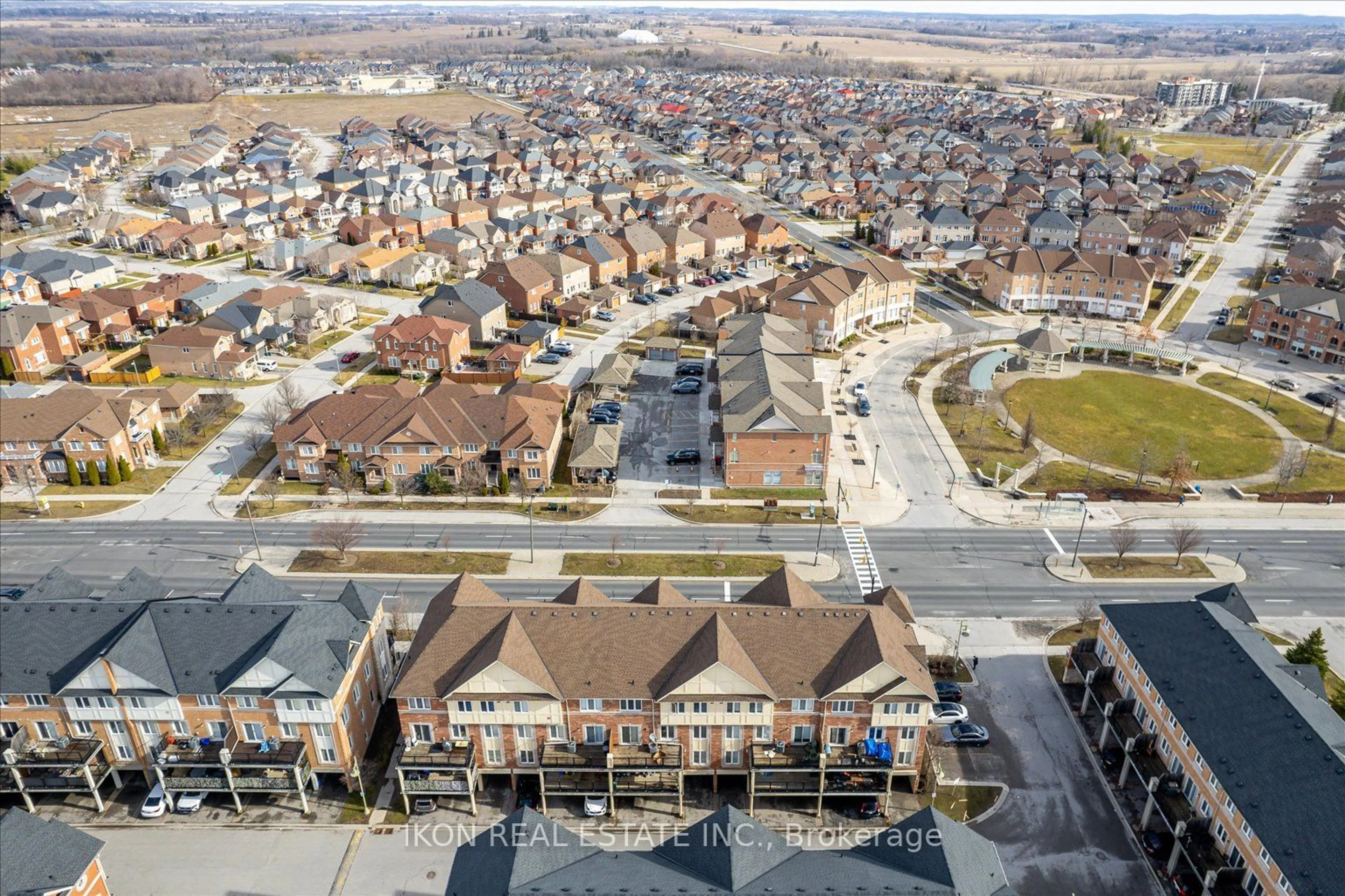 A pic from outside/outdoor area/front of a property/back of a property/a pic from drone, street for 2245 Bur Oak Ave #86, Markham Ontario L6E 0C2