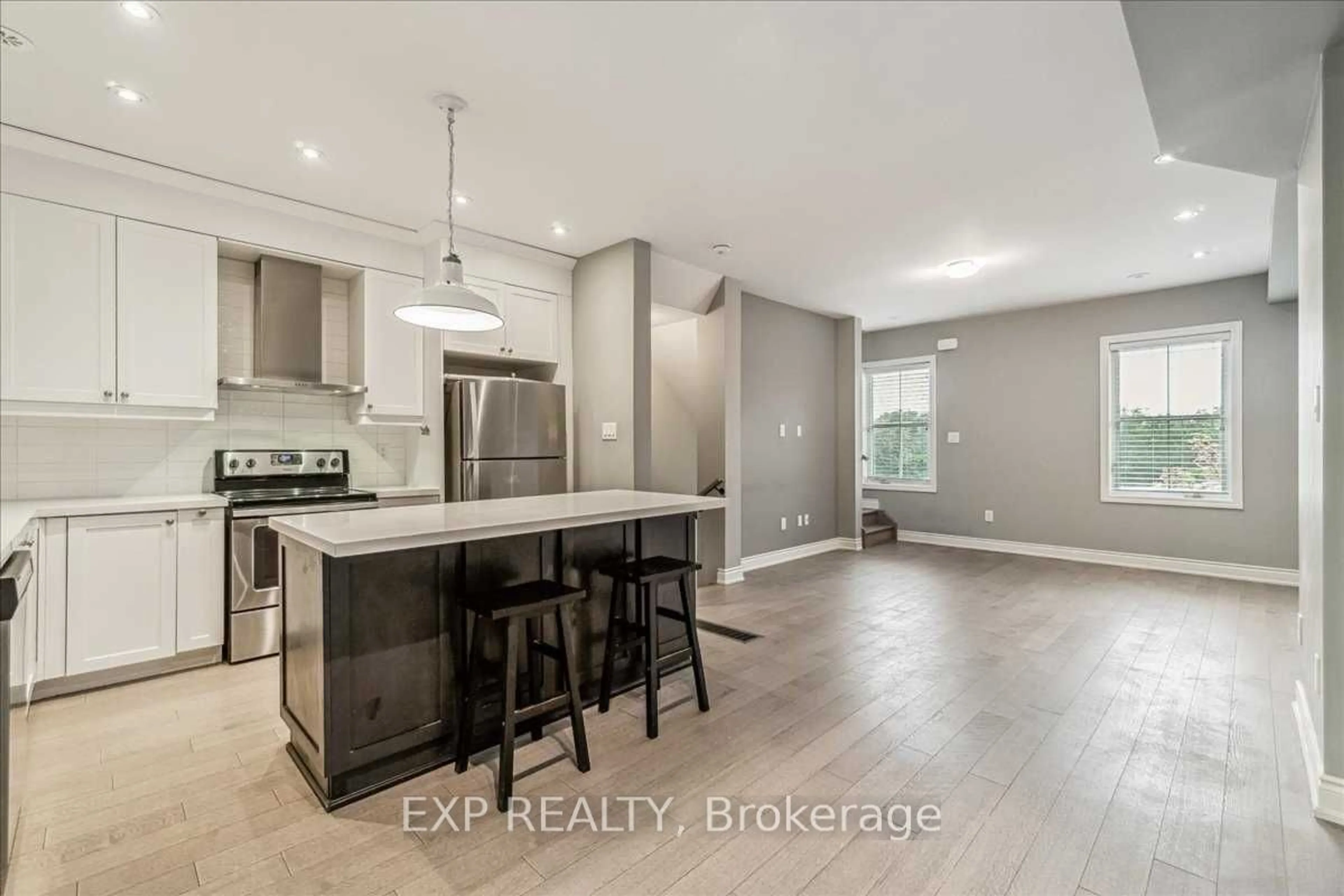 Open concept kitchen, ceramic/tile floor for 27 Water St, Markham Ontario L3P 1N3