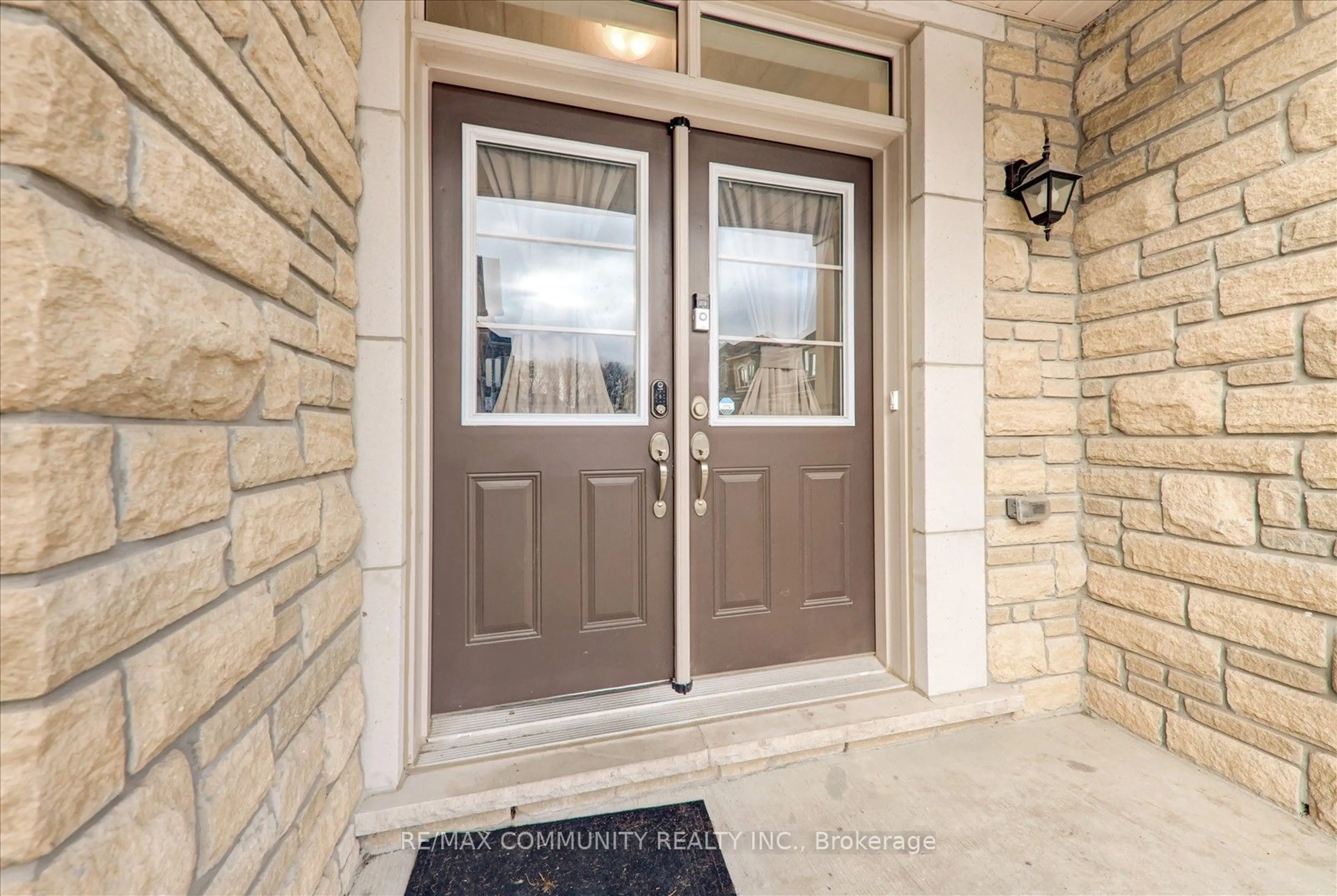 Indoor entryway for 12 Finley Way, Markham Ontario L3S 0E8