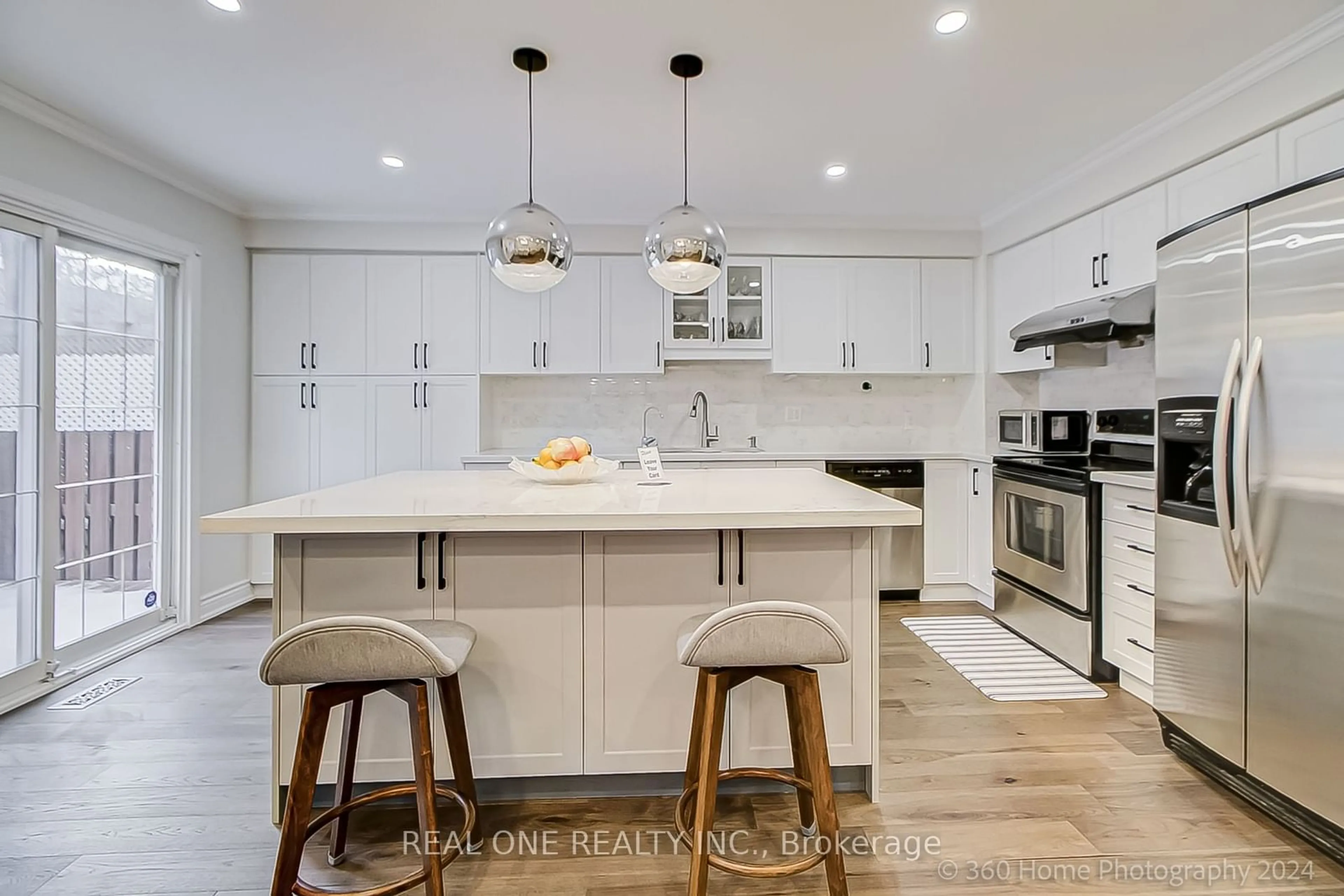 Open concept kitchen, unknown for 136 Jaimie Rd, Vaughan Ontario L4J 6A9