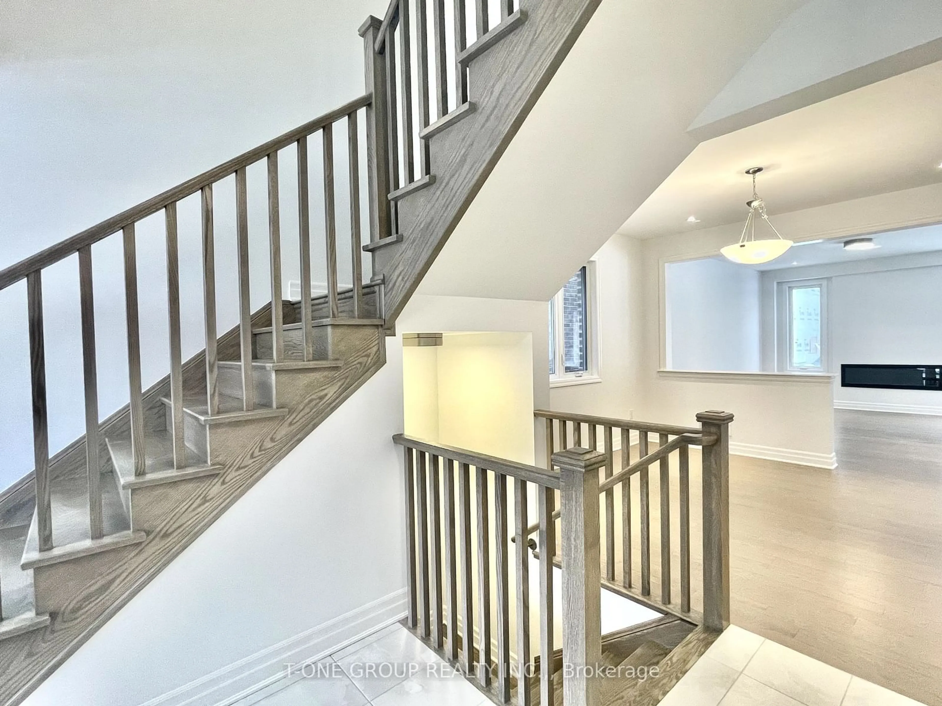 Stairs for 7 Greenridge Cres, Markham Ontario L6C 3M1