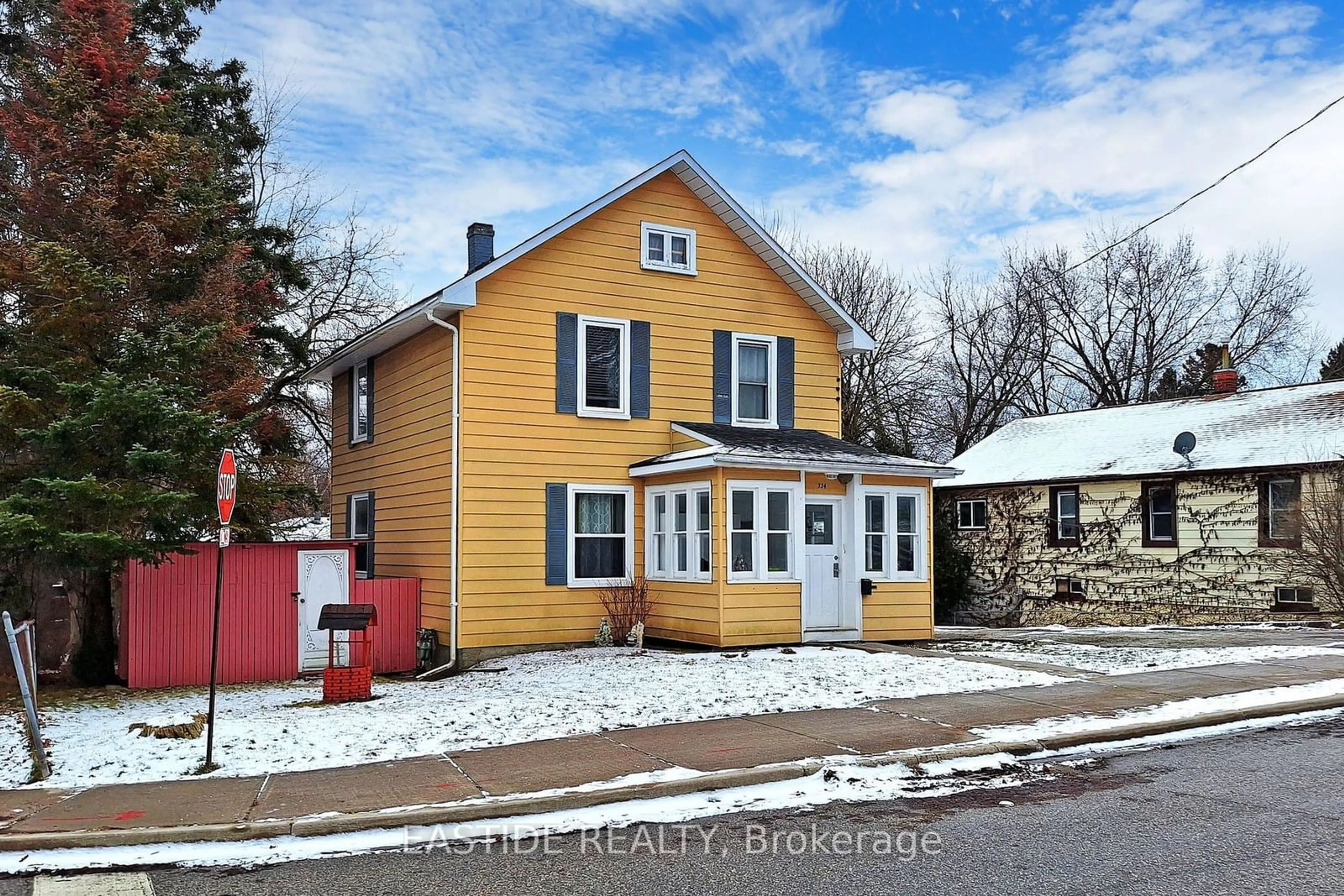 Home with brick exterior material, street for 334 Andrew St, Newmarket Ontario L3Y 1H3