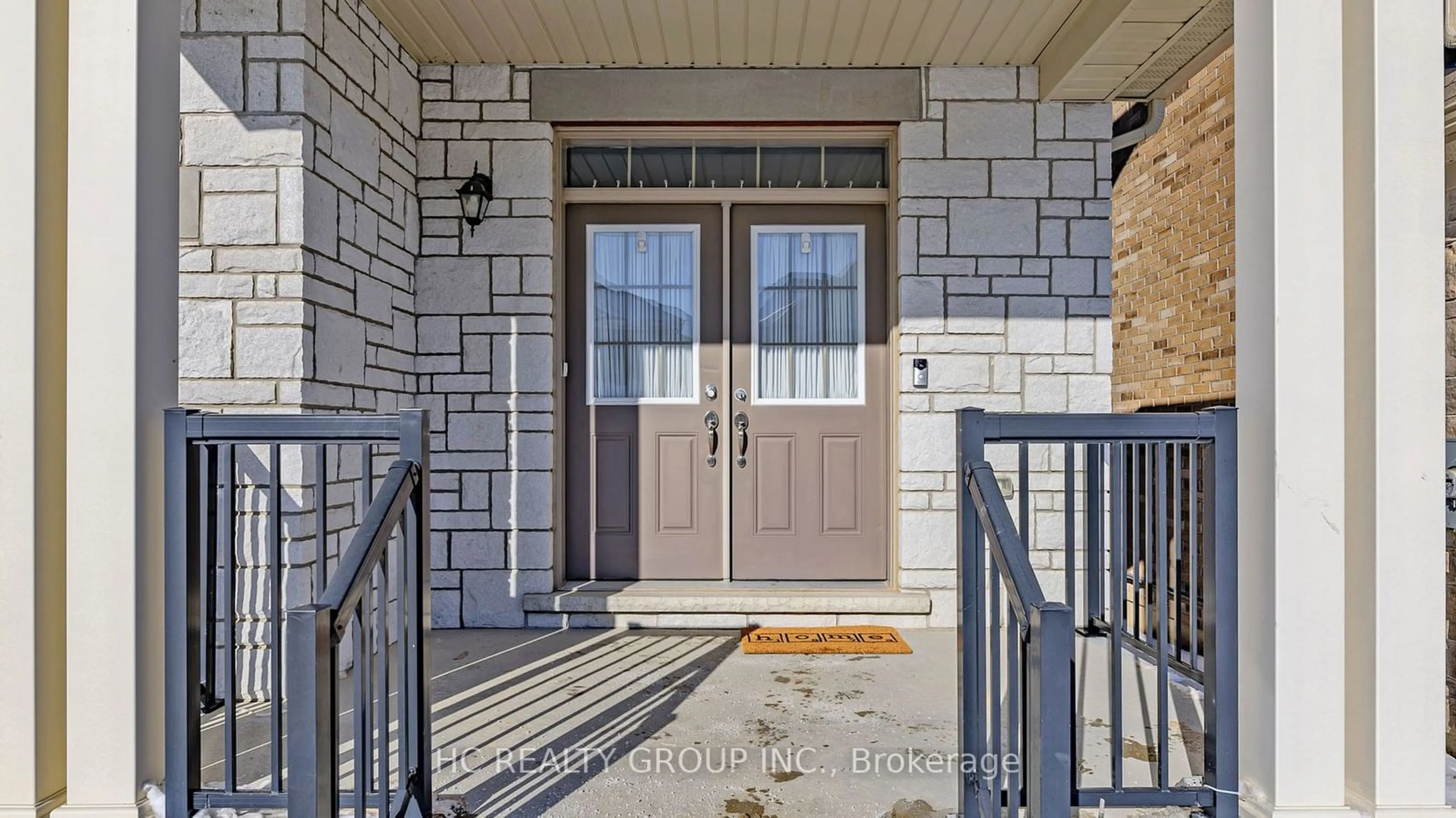 Indoor entryway for 86 Robb Thompson Rd, East Gwillimbury Ontario L0G 1M0