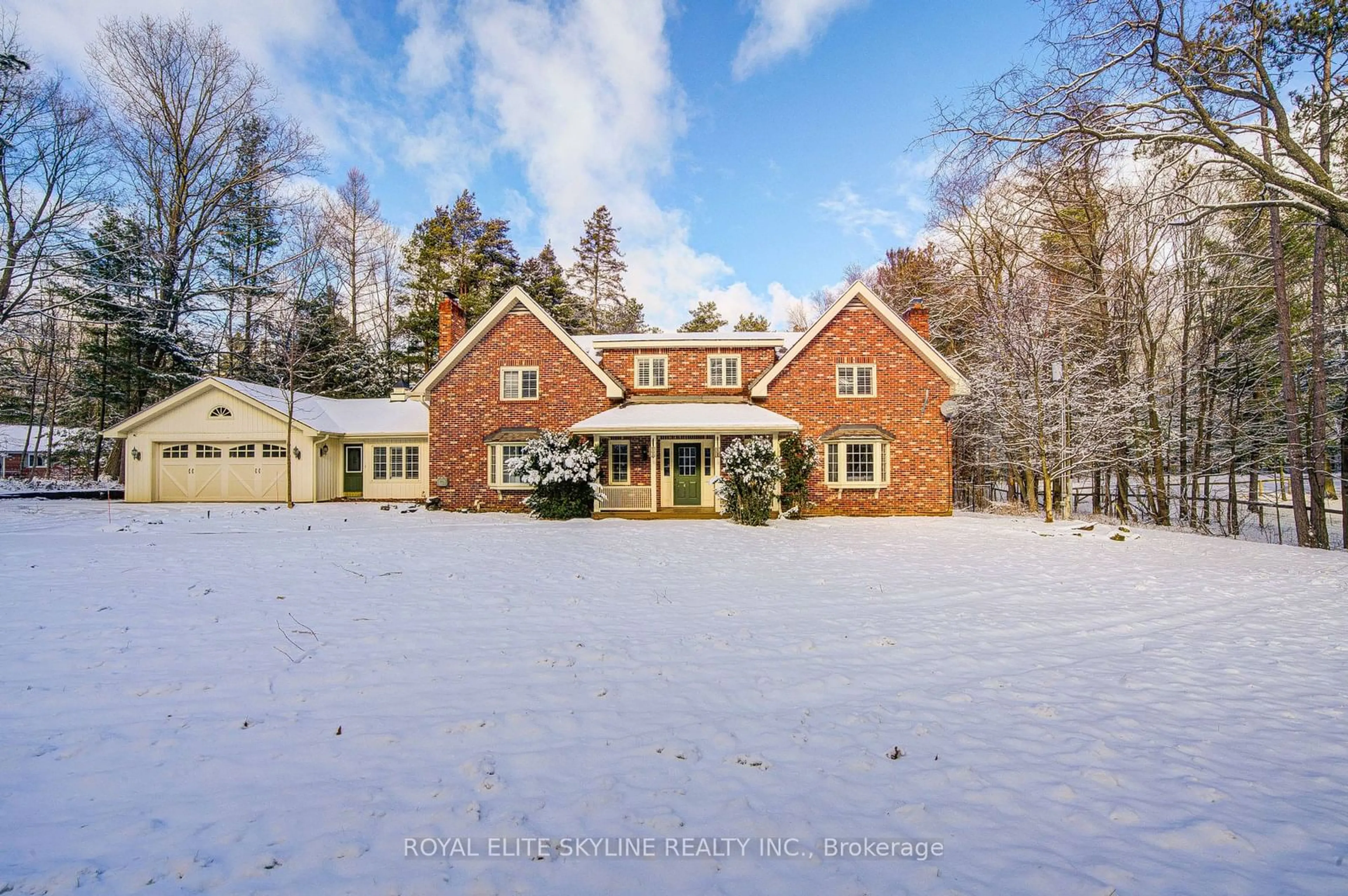 A pic from outside/outdoor area/front of a property/back of a property/a pic from drone, unknown for 4636 Cherry St, Whitchurch-Stouffville Ontario L4A 7X4