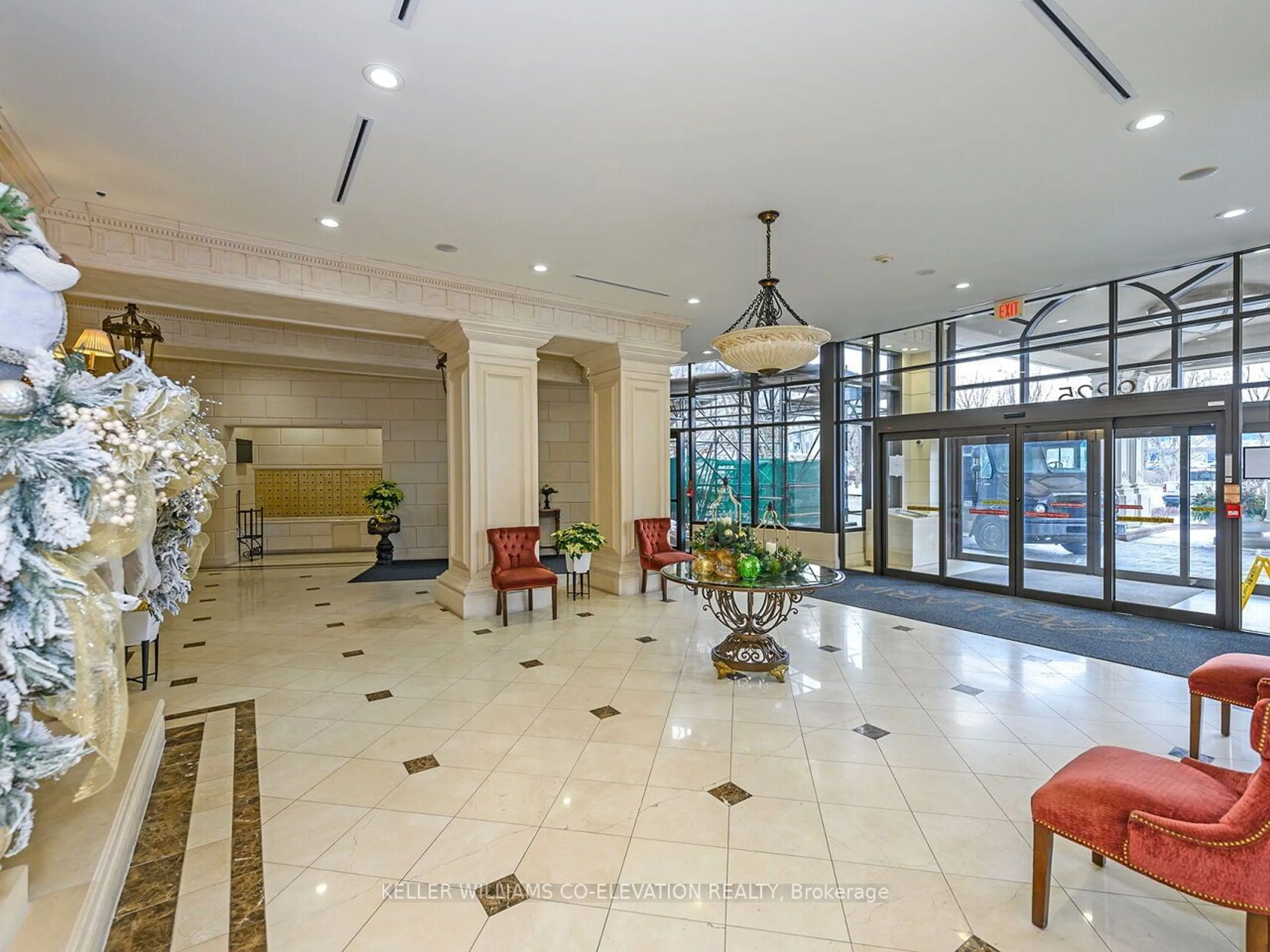 Lobby for 9225 Jane St #1609, Vaughan Ontario L6A 0J7