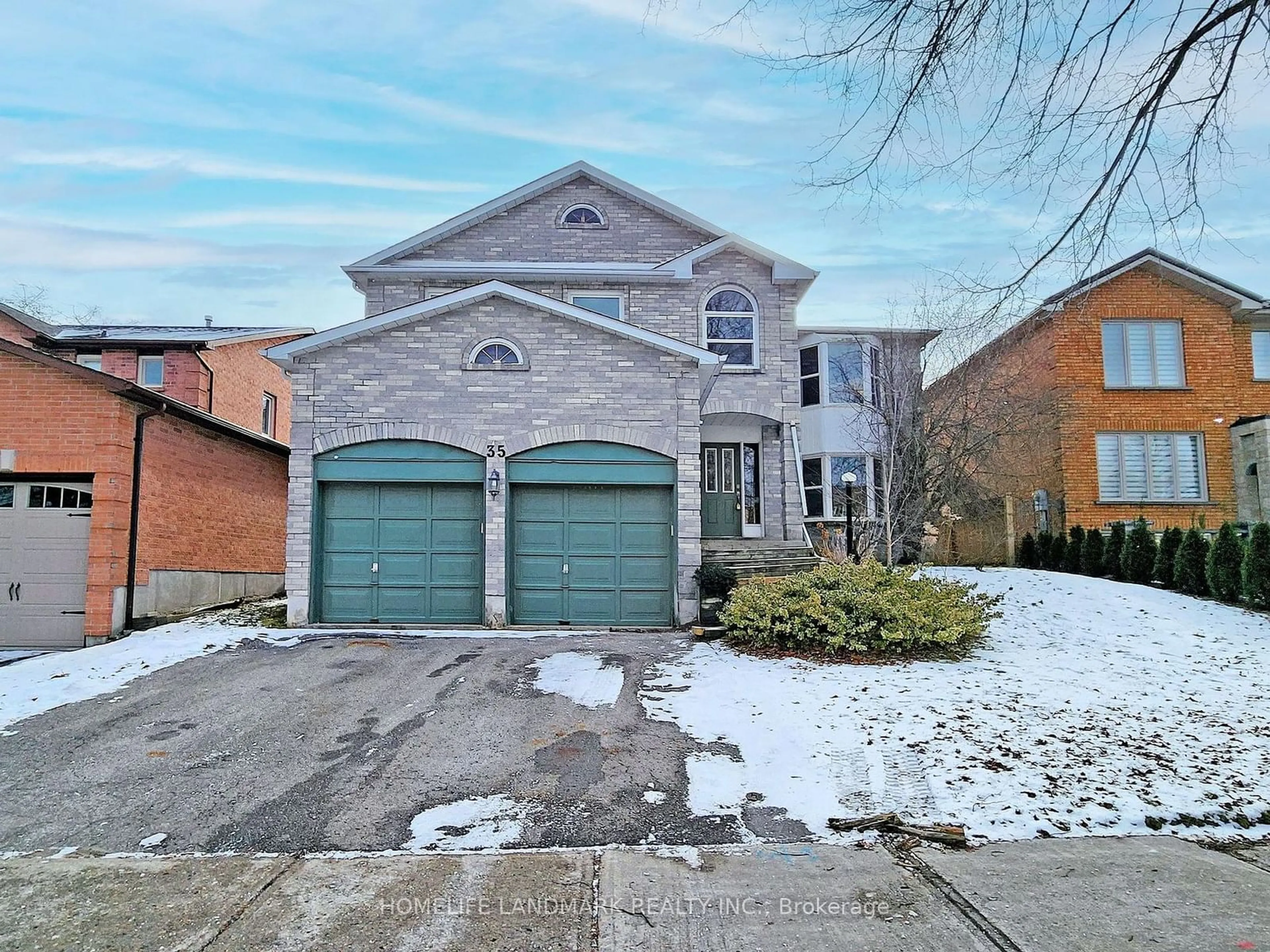 Home with brick exterior material, street for 35 tannery creek Cres, Aurora Ontario L4G 5L1