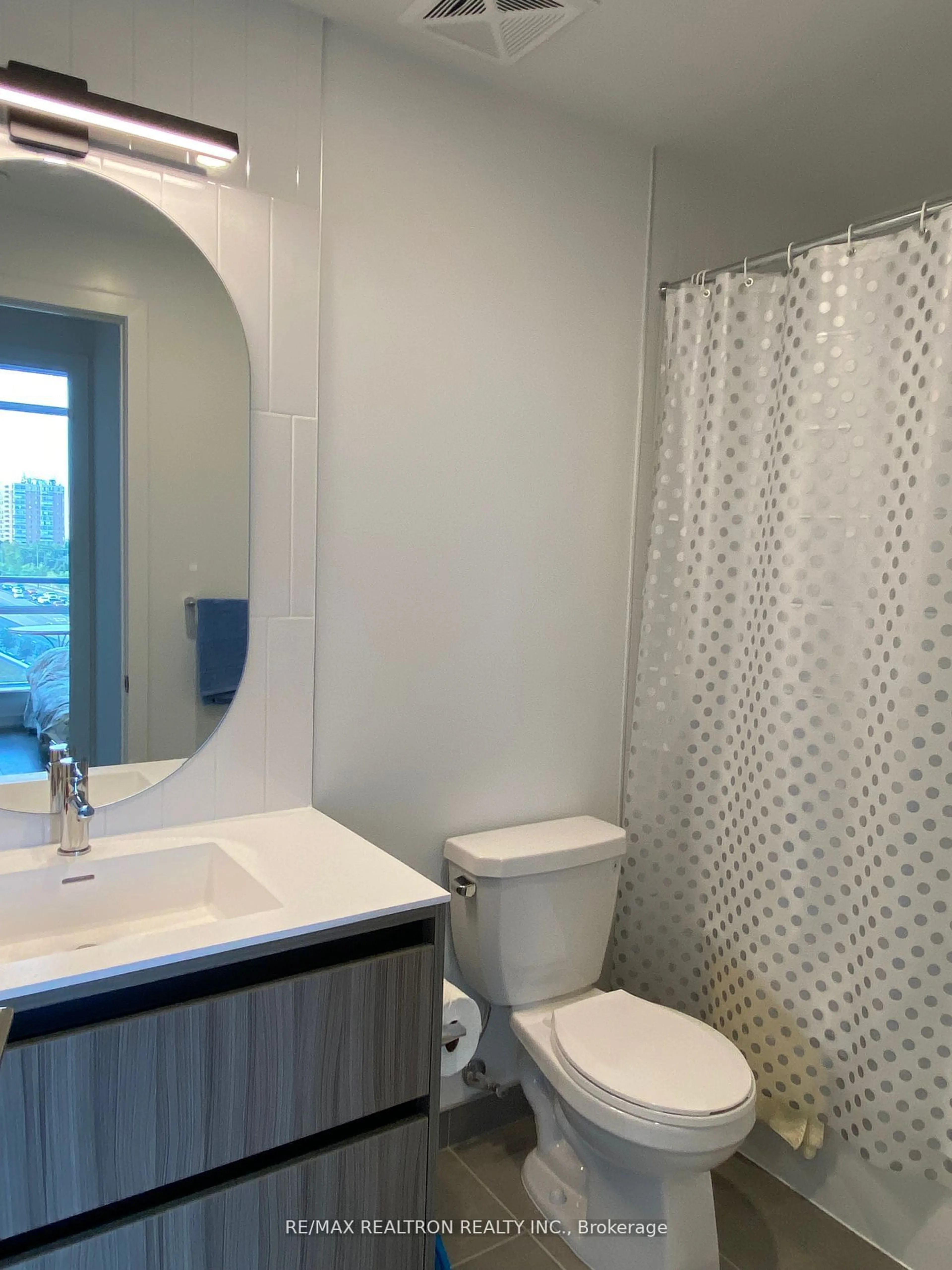 Standard bathroom, unknown for 7950 Bathurst St #617, Vaughan Ontario L4J 0L4