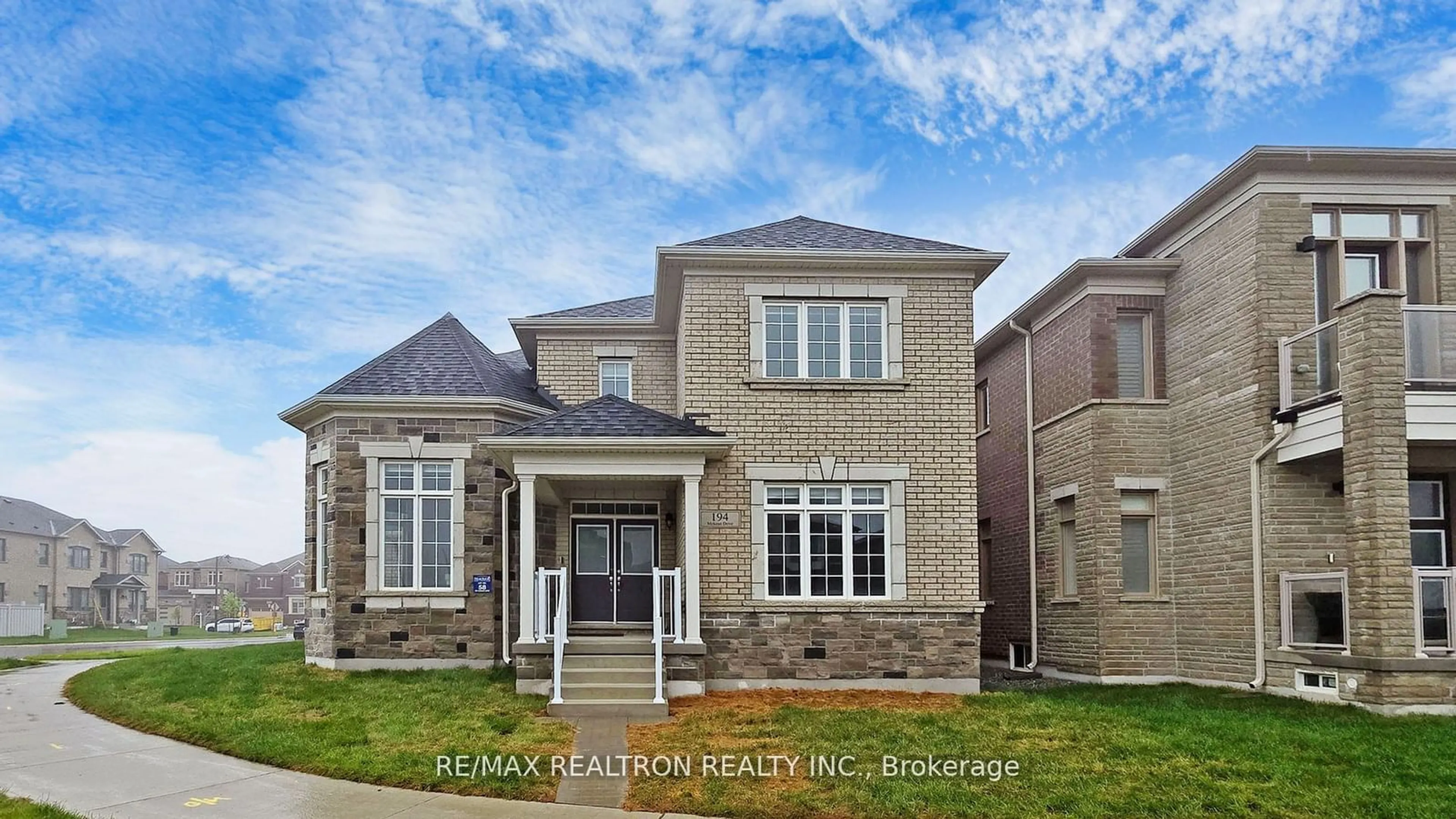 Home with brick exterior material, street for 194 Mckean Dr, Whitchurch-Stouffville Ontario L4A 0R8