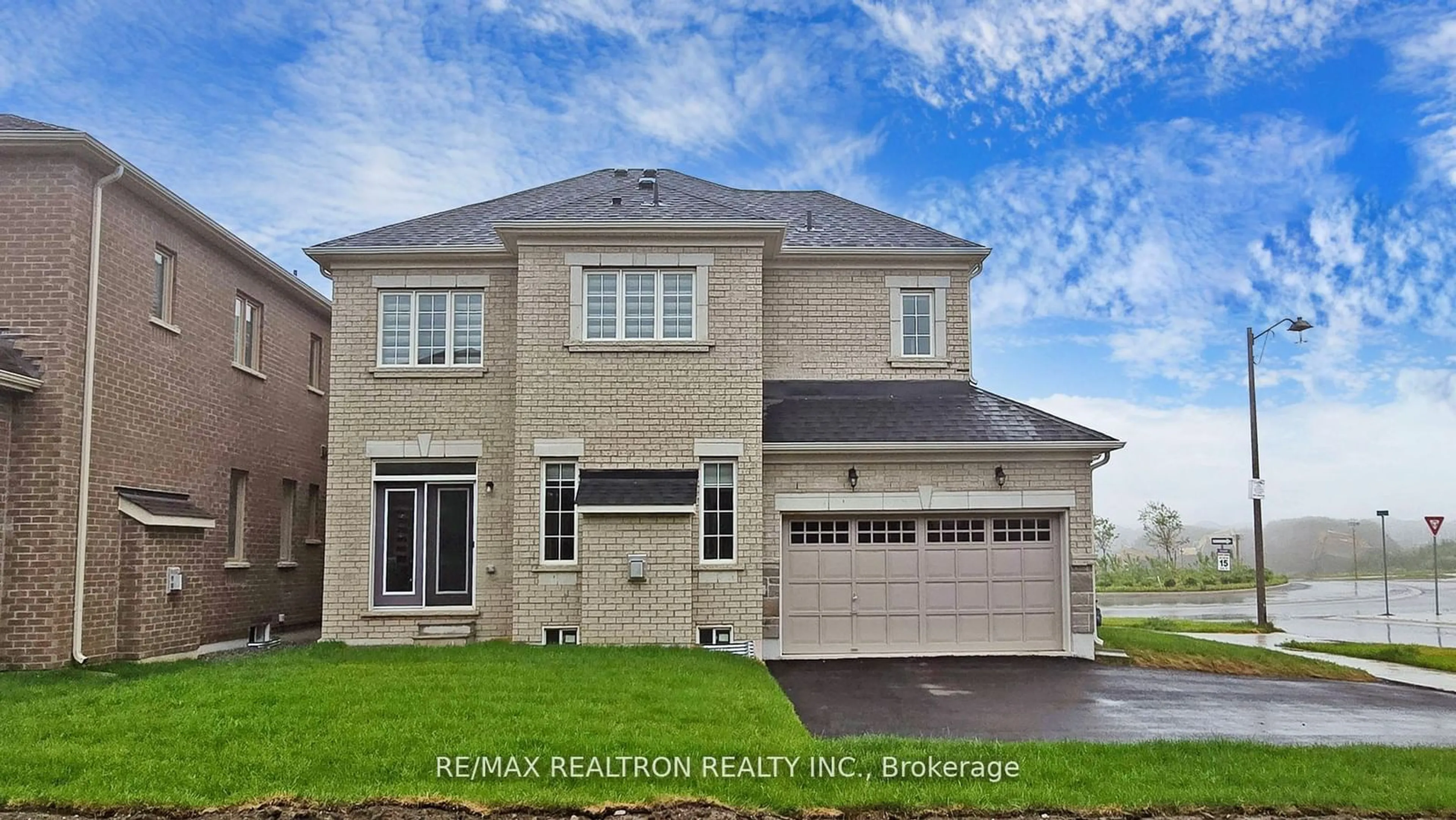 Home with brick exterior material, street for 194 Mckean Dr, Whitchurch-Stouffville Ontario L4A 0R8