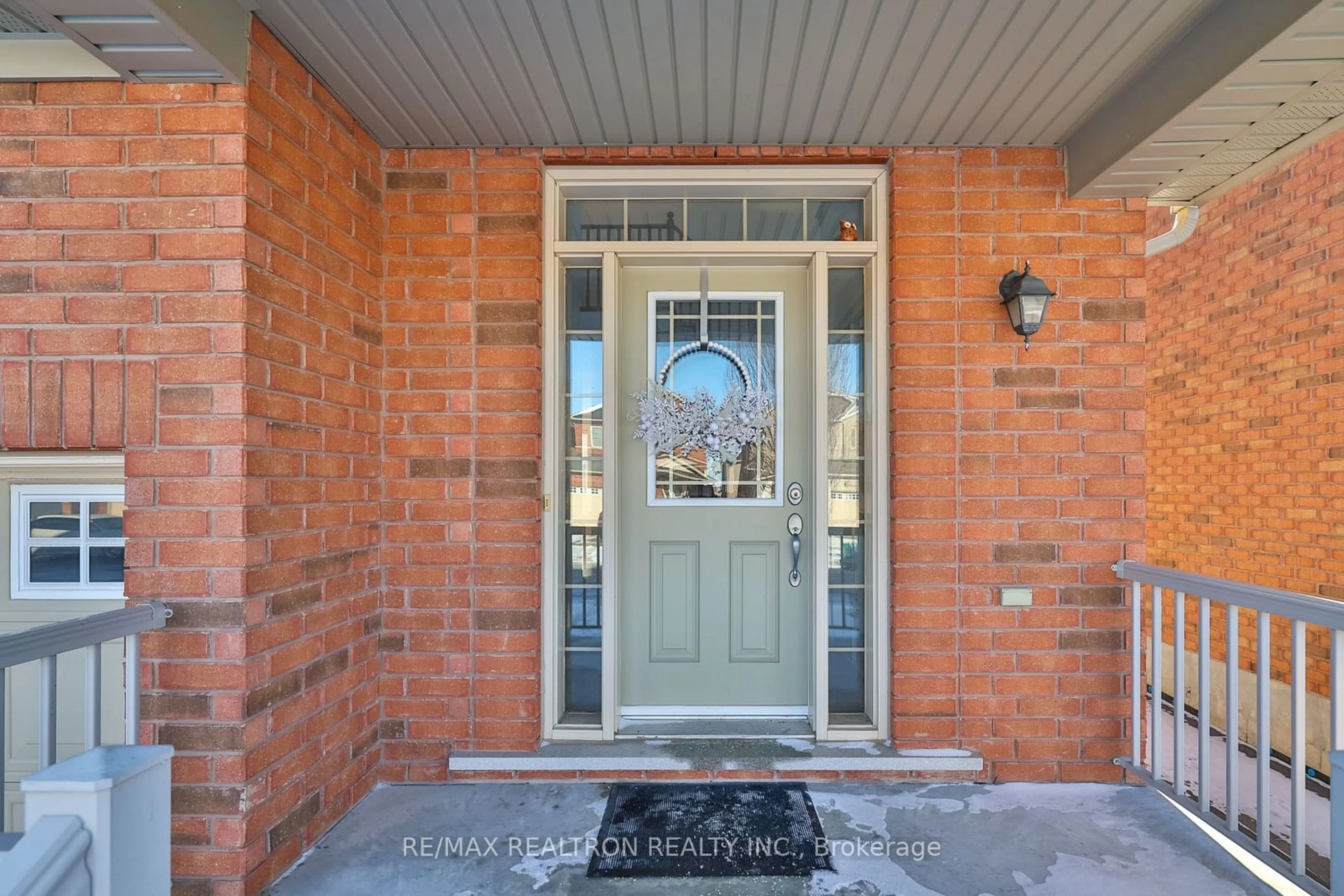 Indoor entryway for 56 Overhold Cres, Richmond Hill Ontario L4E 0L9