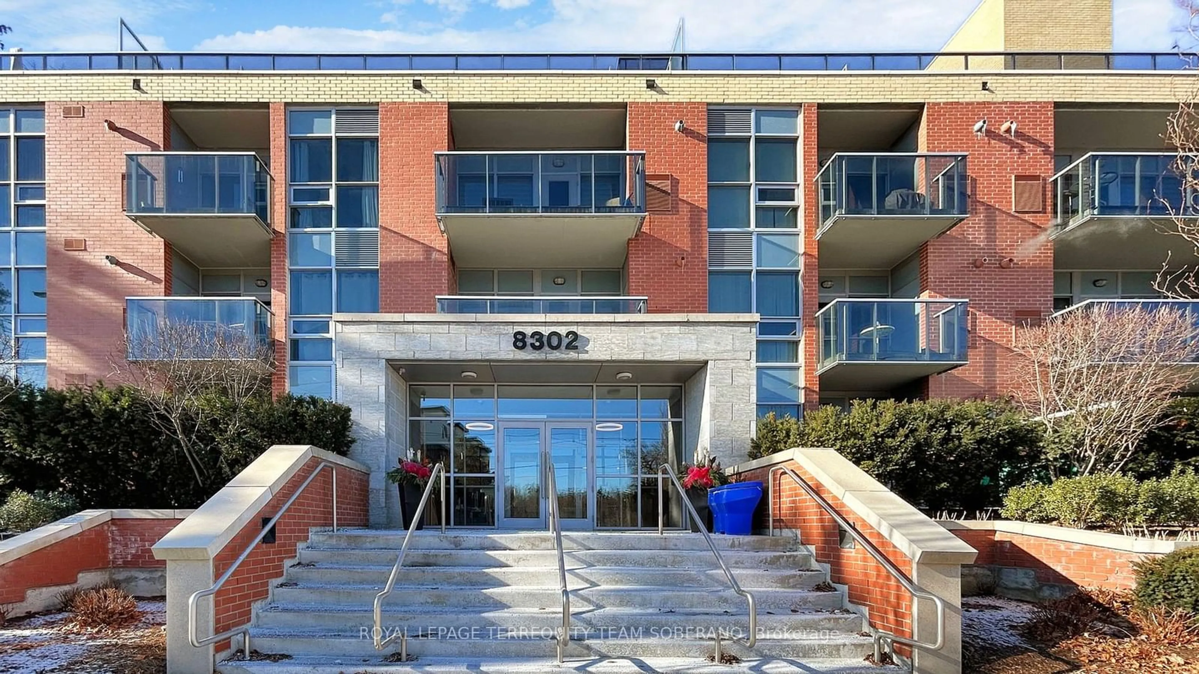 Indoor foyer for 8302 Islington Ave #414, Vaughan Ontario L4L 0E6