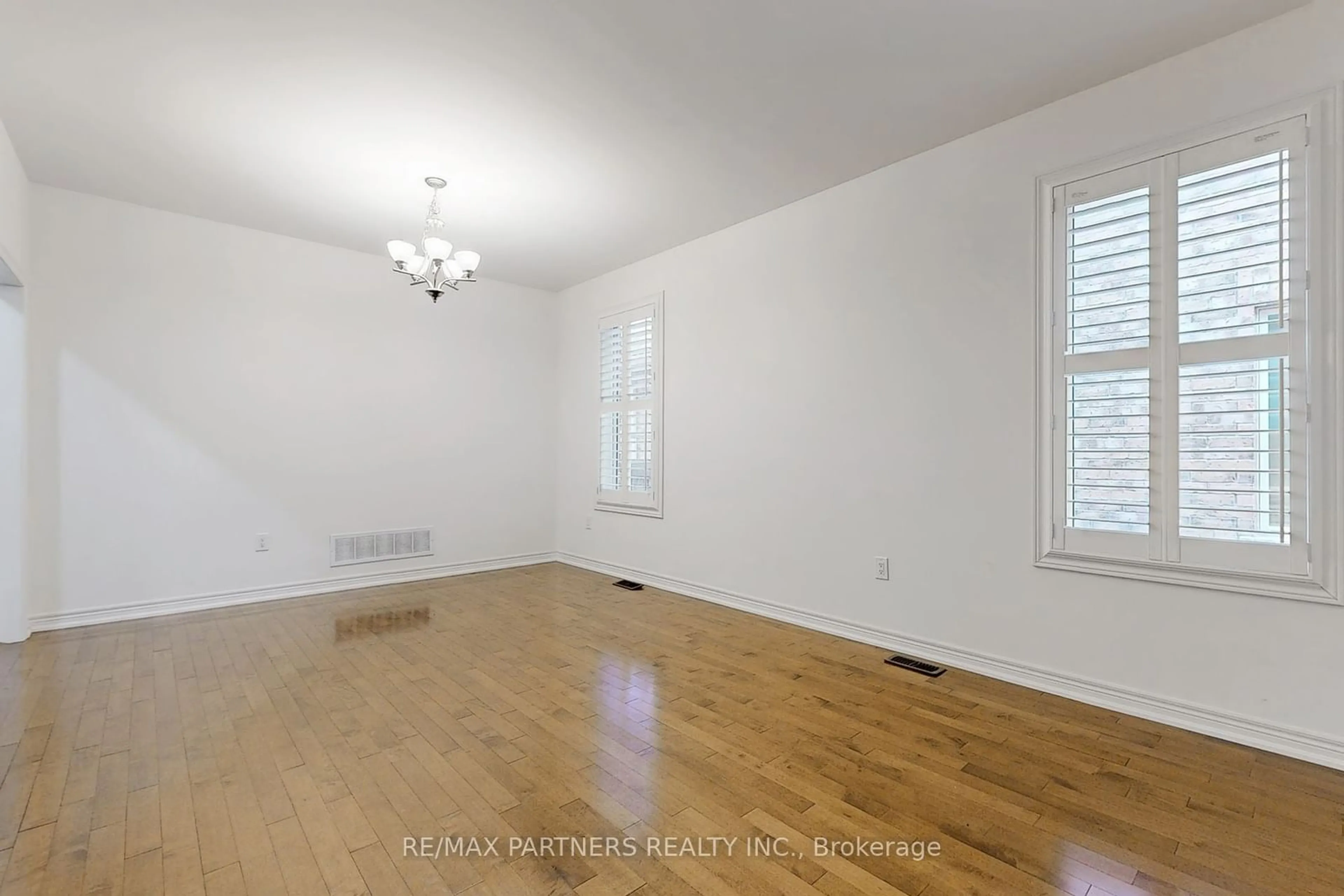 A pic of a room for 73 Eakin Mill Rd, Markham Ontario L6E 1N9