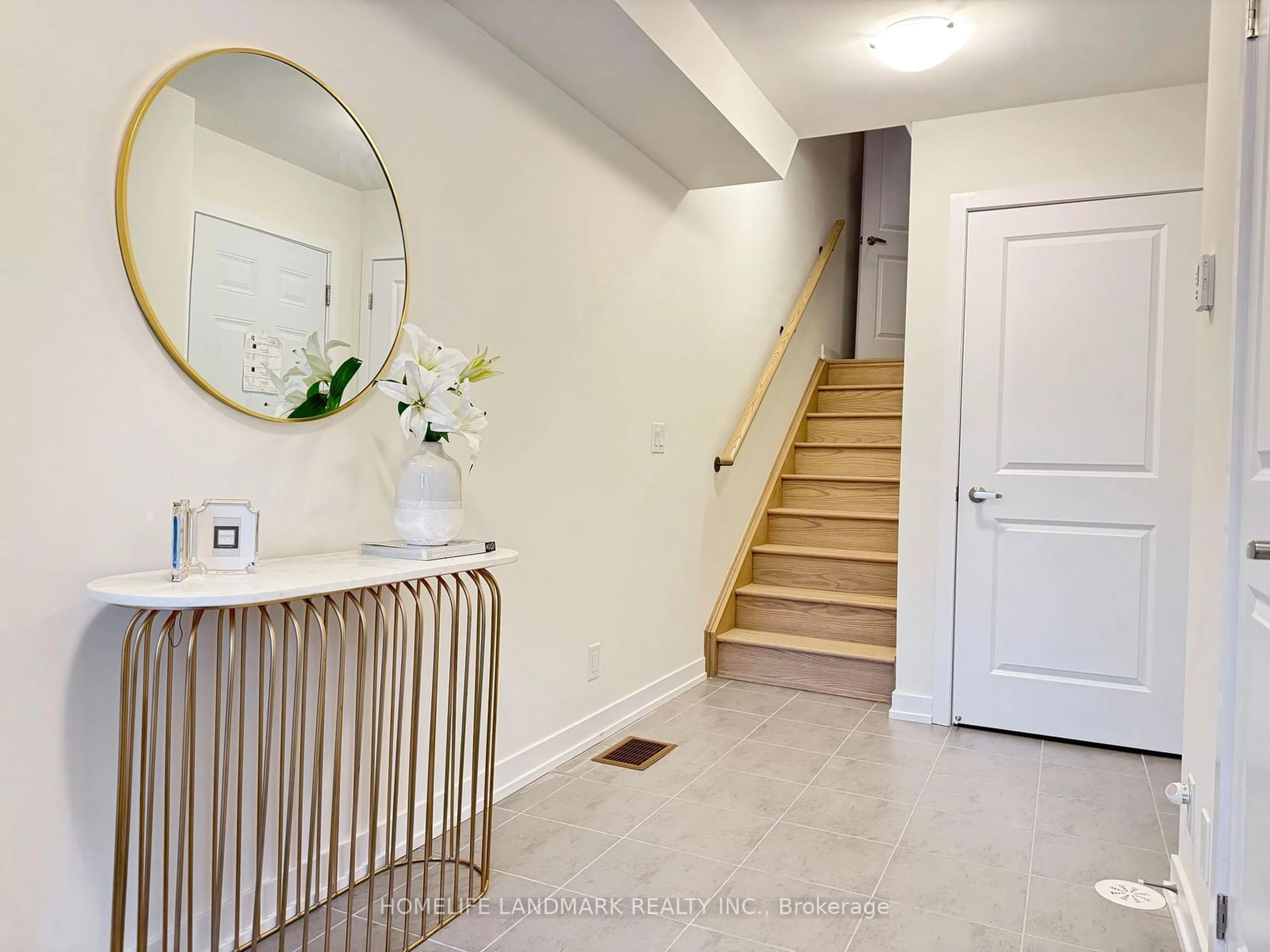 Indoor entryway for 68 Herman Gilroy Lane, Markham Ontario L6C 3L7