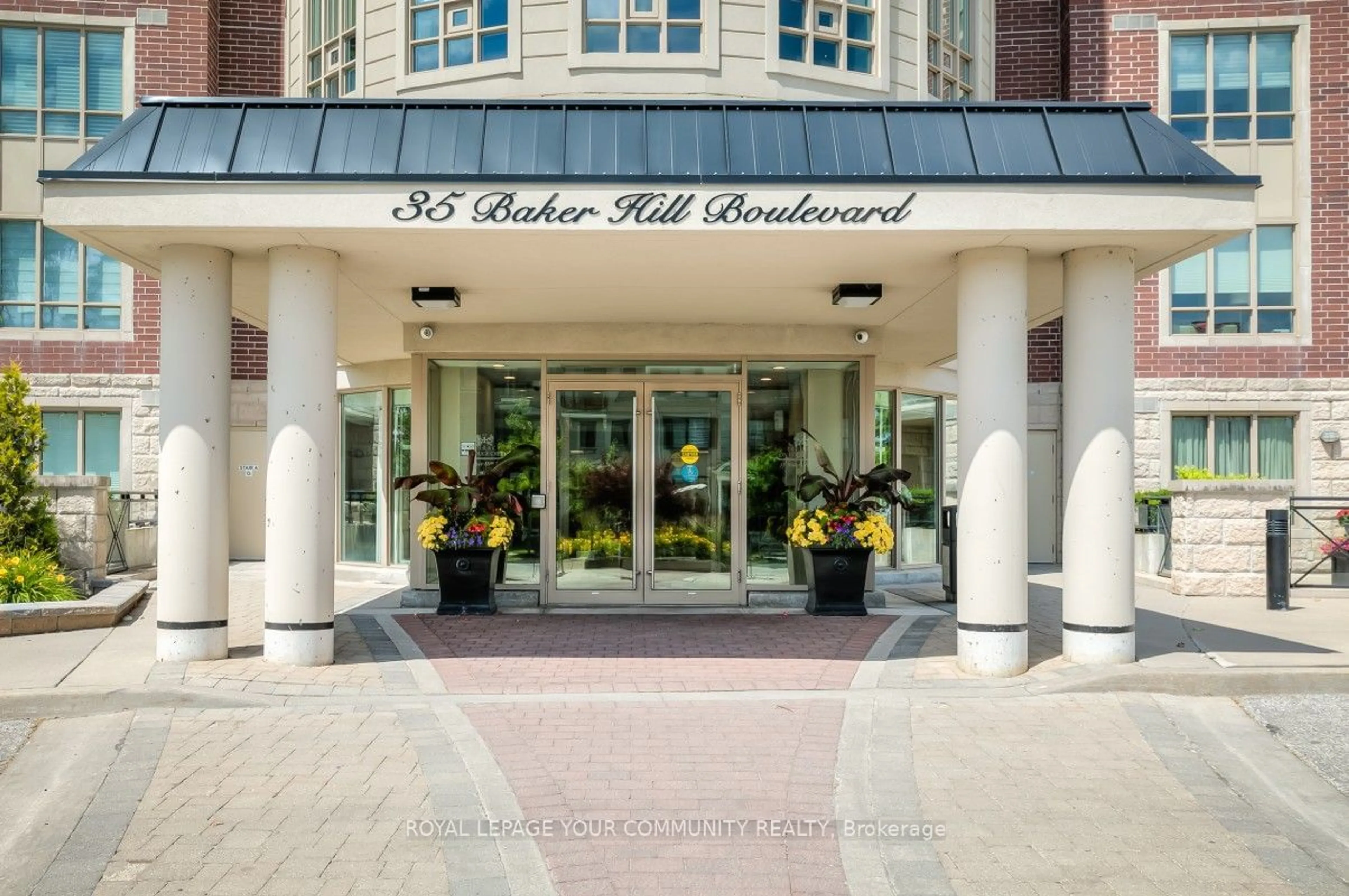 Indoor foyer for 35 Baker Hill Blvd ## 104, Whitchurch-Stouffville Ontario L4A 1P8