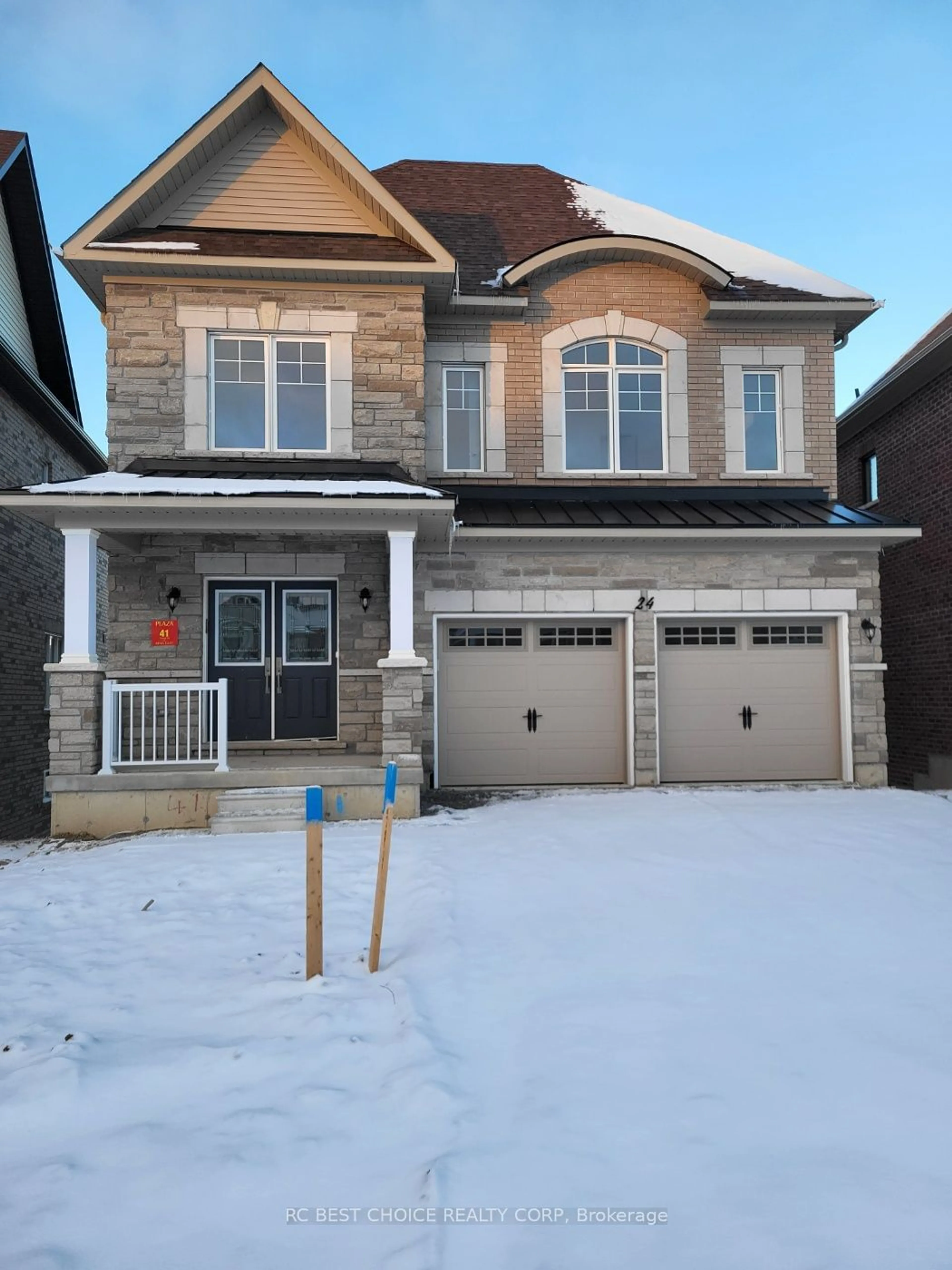 Home with brick exterior material, street for 109B Mapleton St, Richmond Hill Ontario L4E 1H8