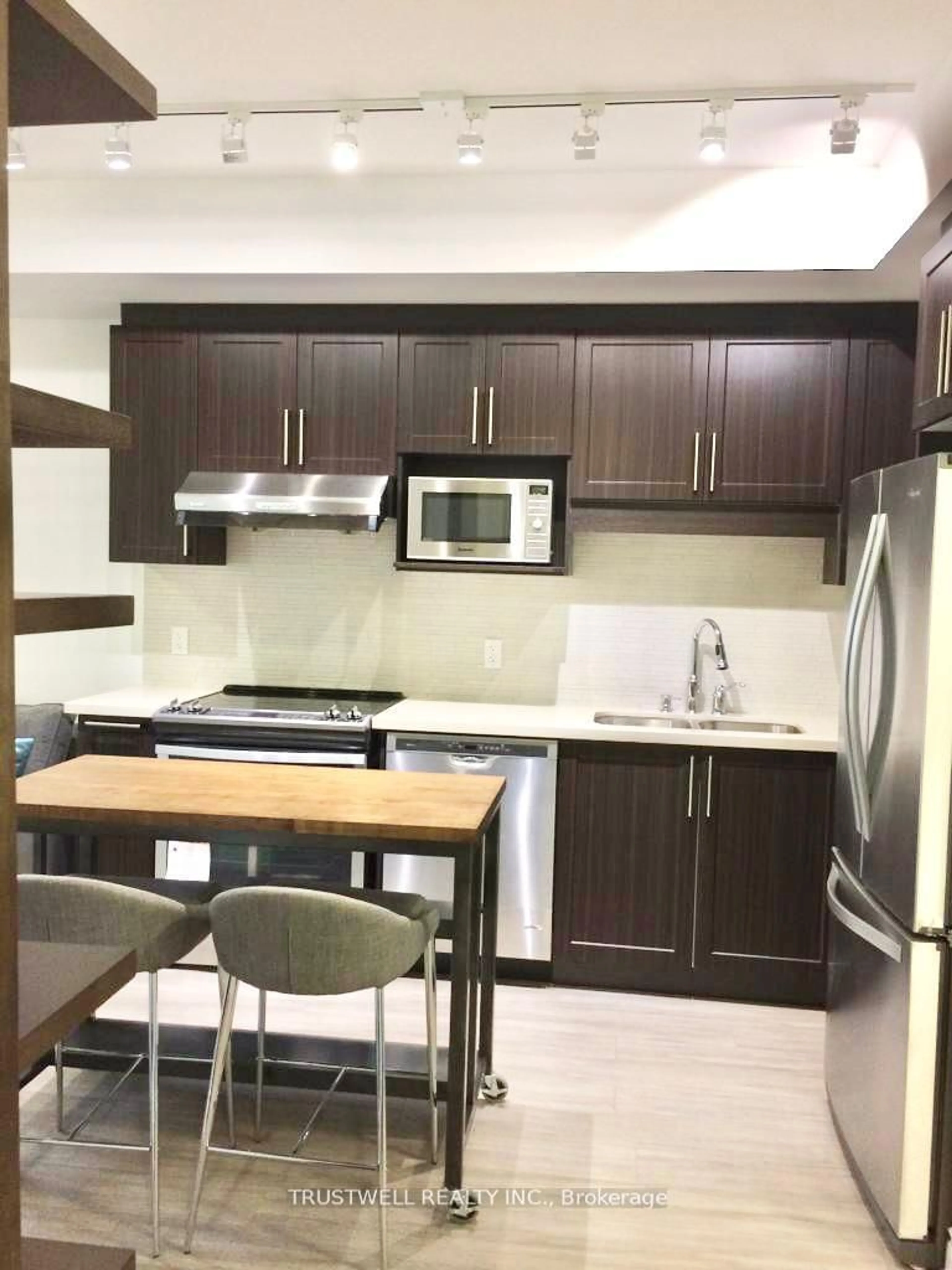 Standard kitchen, unknown for 33 Clegg Rd #1001, Markham Ontario L6G 0G6