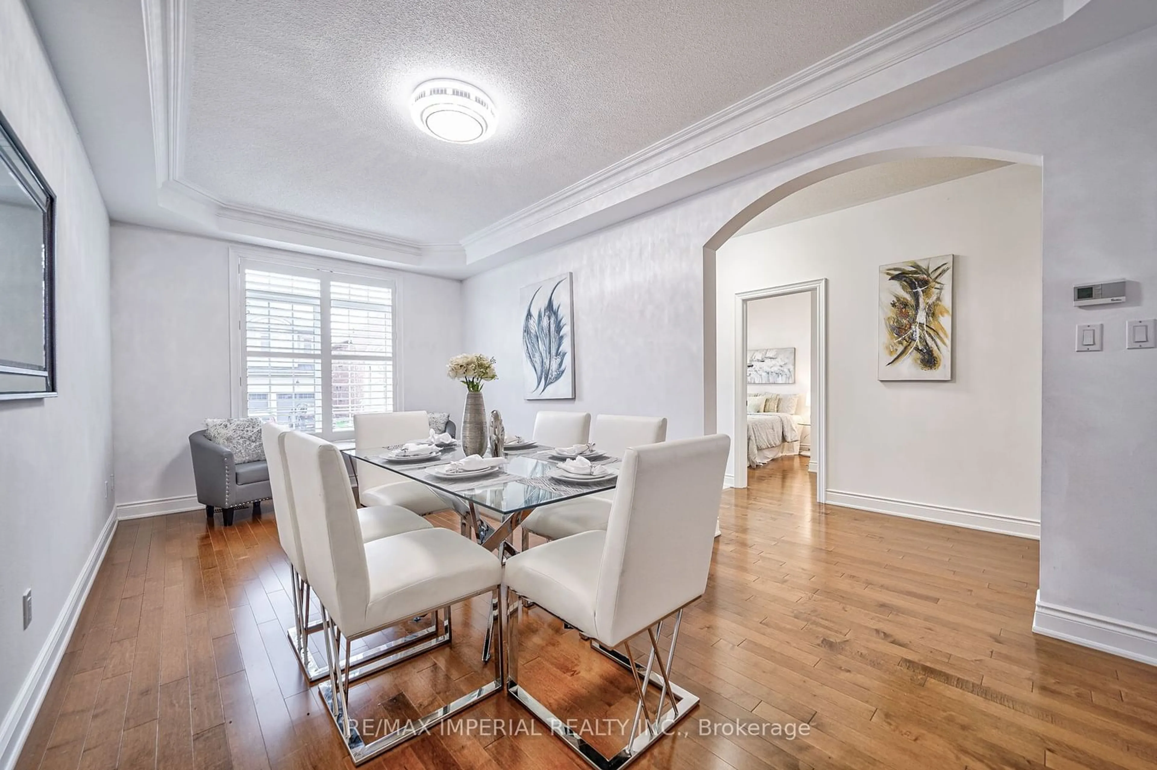 Dining room, wood/laminate floor for 1054 Bob Scott Crt, Newmarket Ontario L3X 3L7