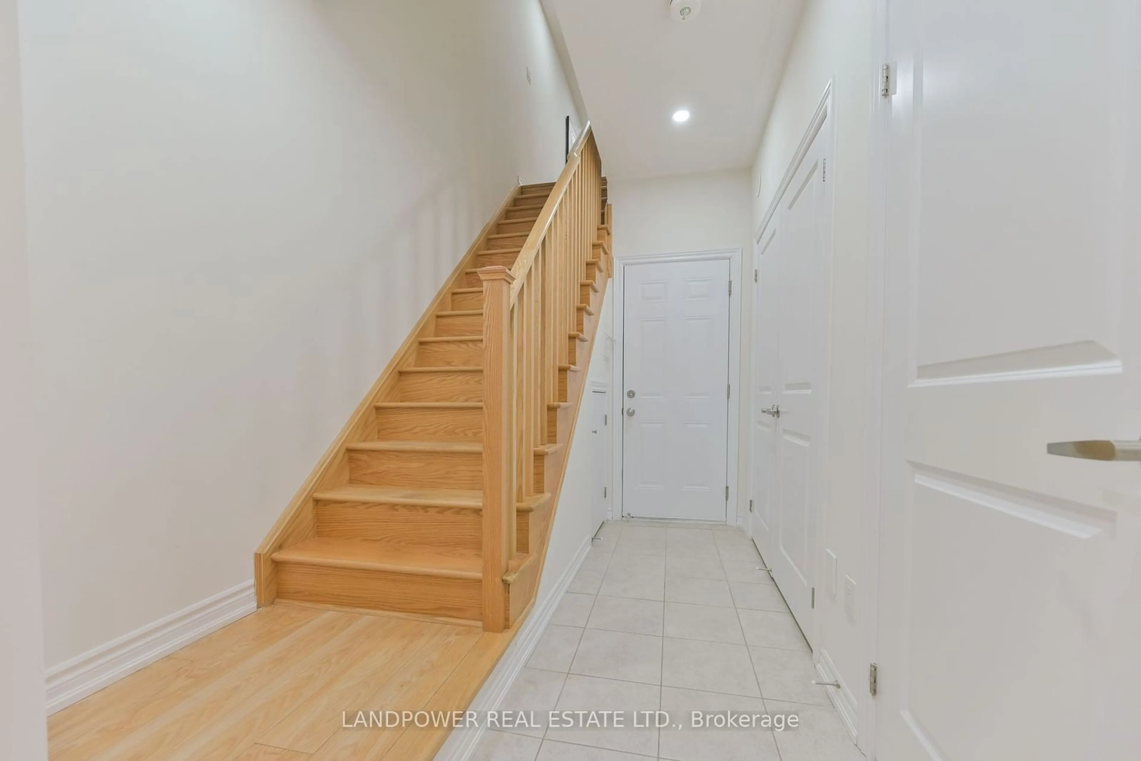 Stairs for 125 Frederick Wilson Ave, Markham Ontario L6B 1P6