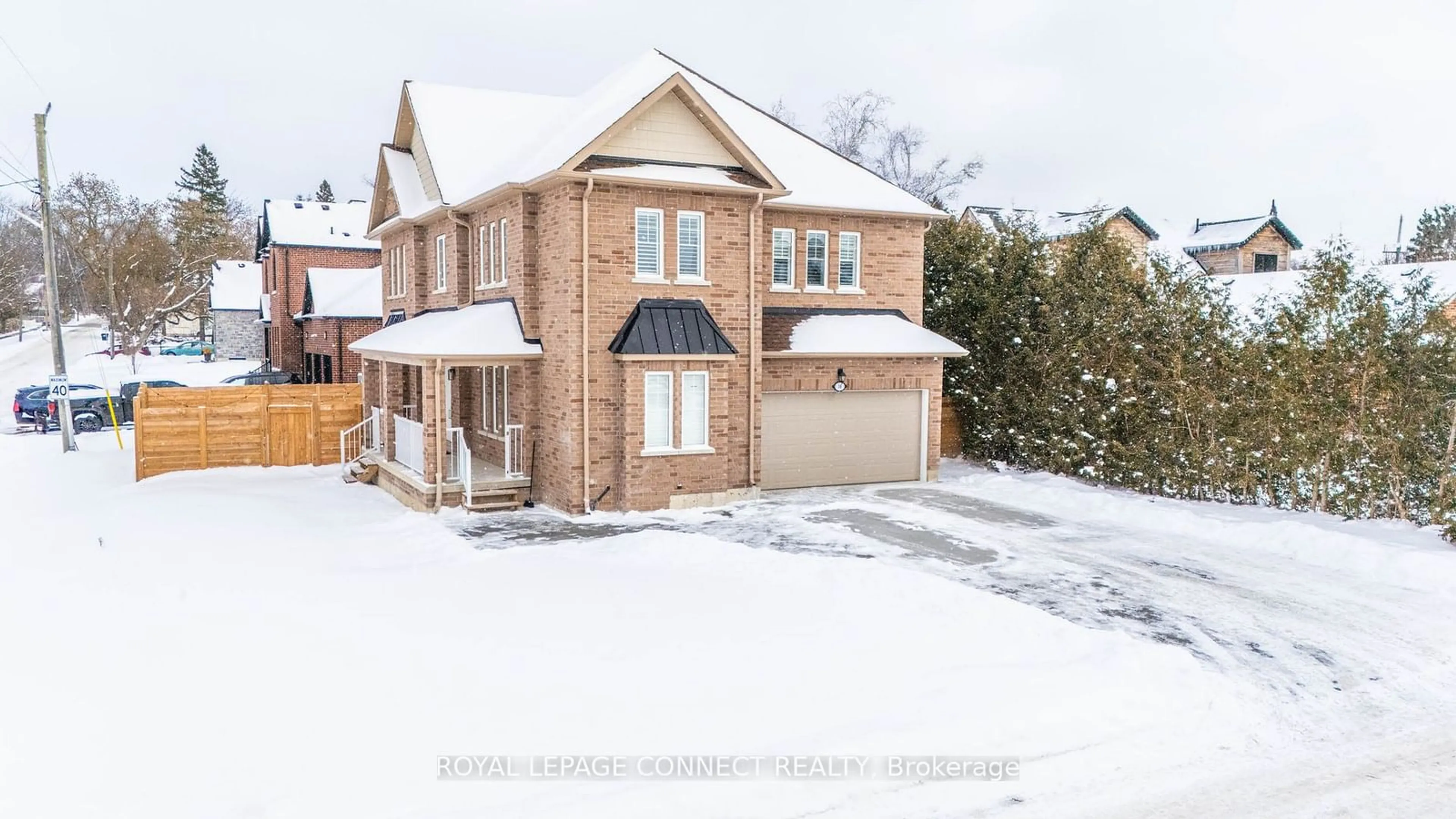 A pic from outside/outdoor area/front of a property/back of a property/a pic from drone, street for 3 B George St, Innisfil Ontario L0L 1L0