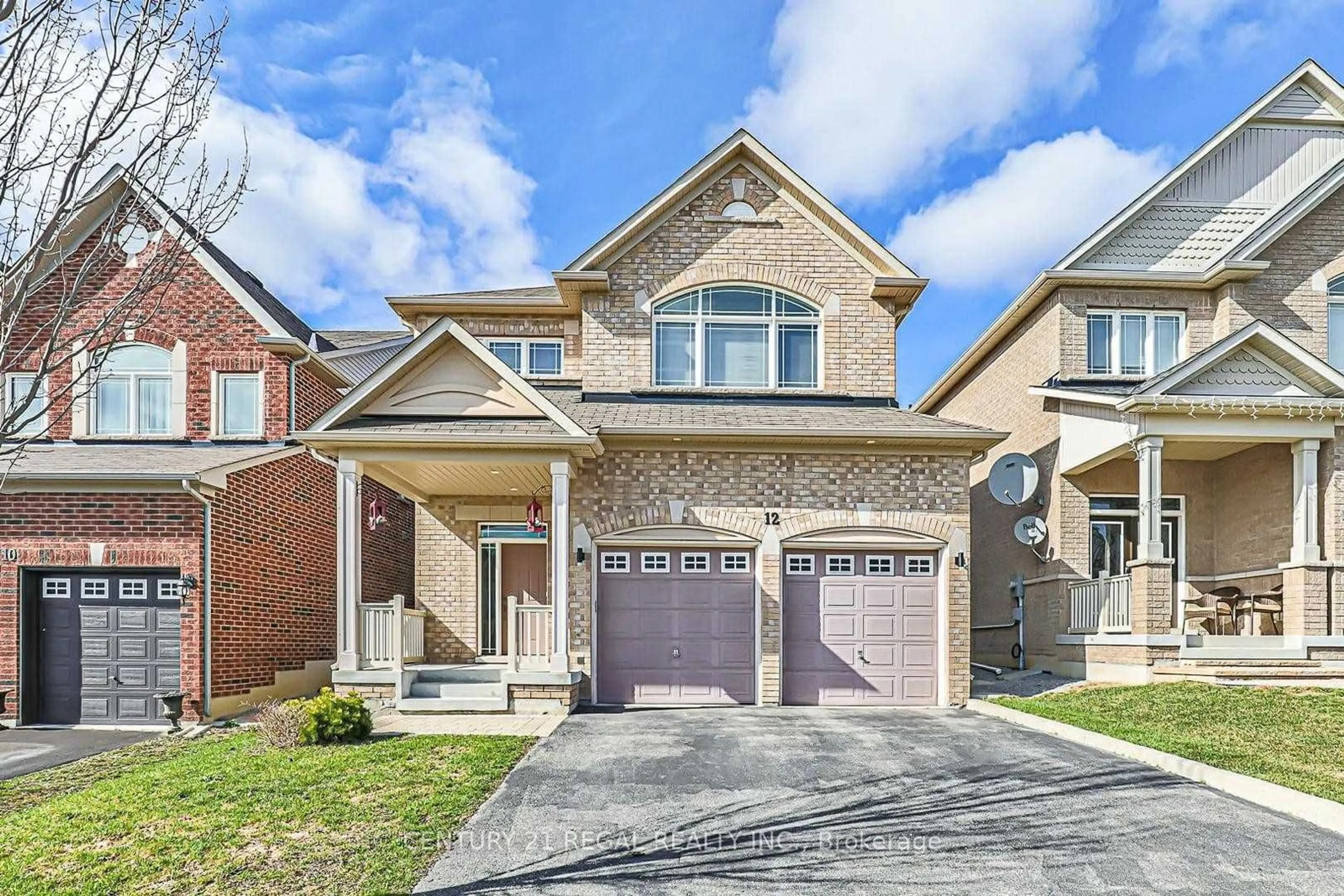 Home with brick exterior material, street for 12 Harvest Hills Blvd, East Gwillimbury Ontario L9N 0A5