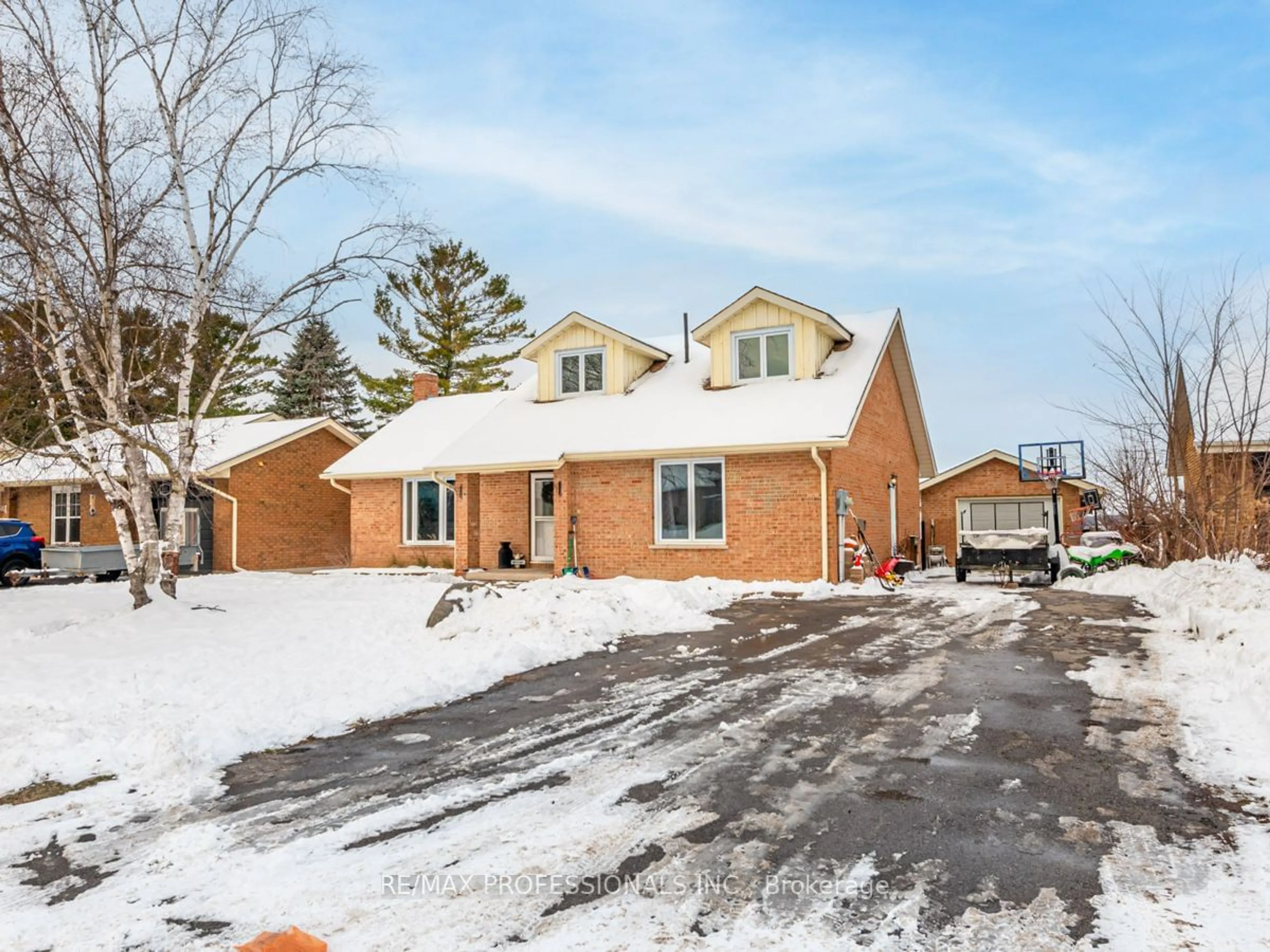 Home with brick exterior material, street for 44 Meadowlands Dr, Brock Ontario L0E 1E0