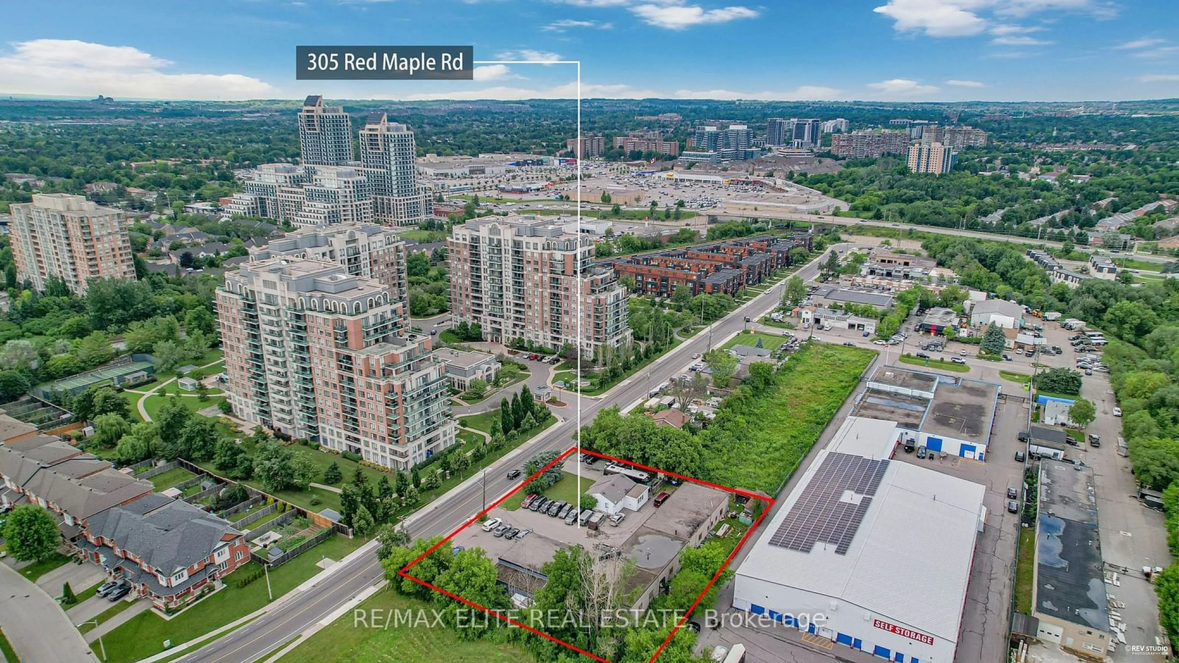 A pic from outside/outdoor area/front of a property/back of a property/a pic from drone, city buildings view from balcony for 305 Red Maple Rd, Richmond Hill Ontario L4C 6P2