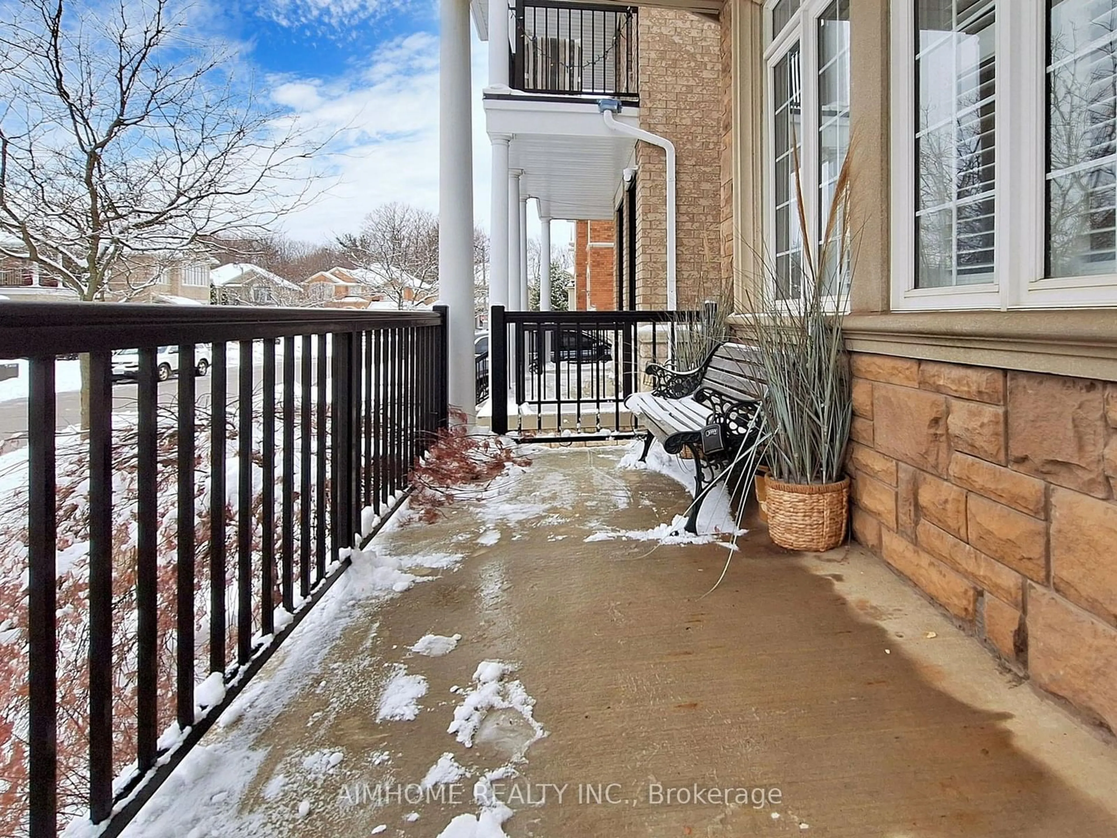 Indoor entryway for 75 Brass Dr, Richmond Hill Ontario L4E 4T4