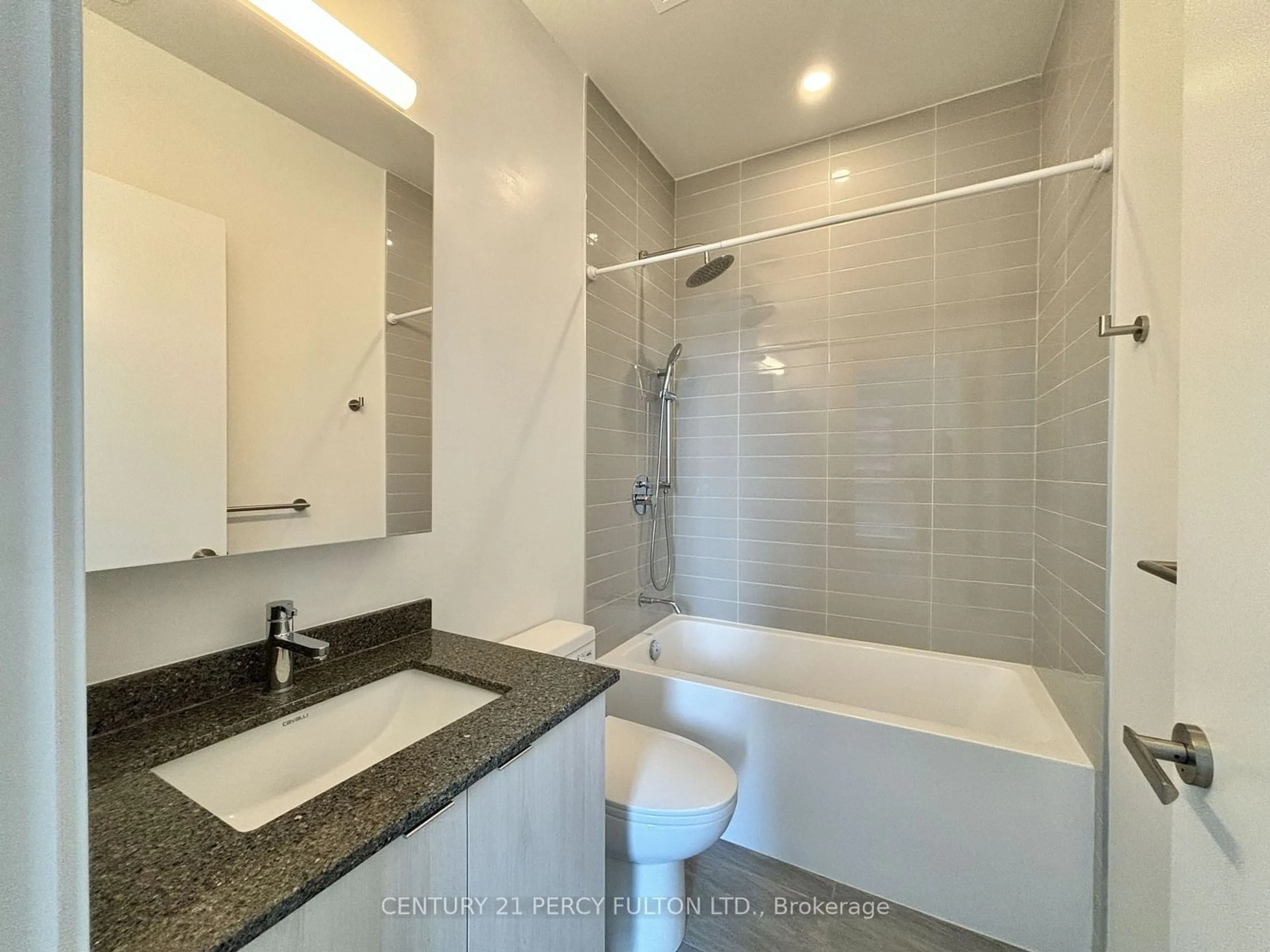 Contemporary bathroom, ceramic/tile floor for 8868 Yonge St #908E, Richmond Hill Ontario L4C 1Z8