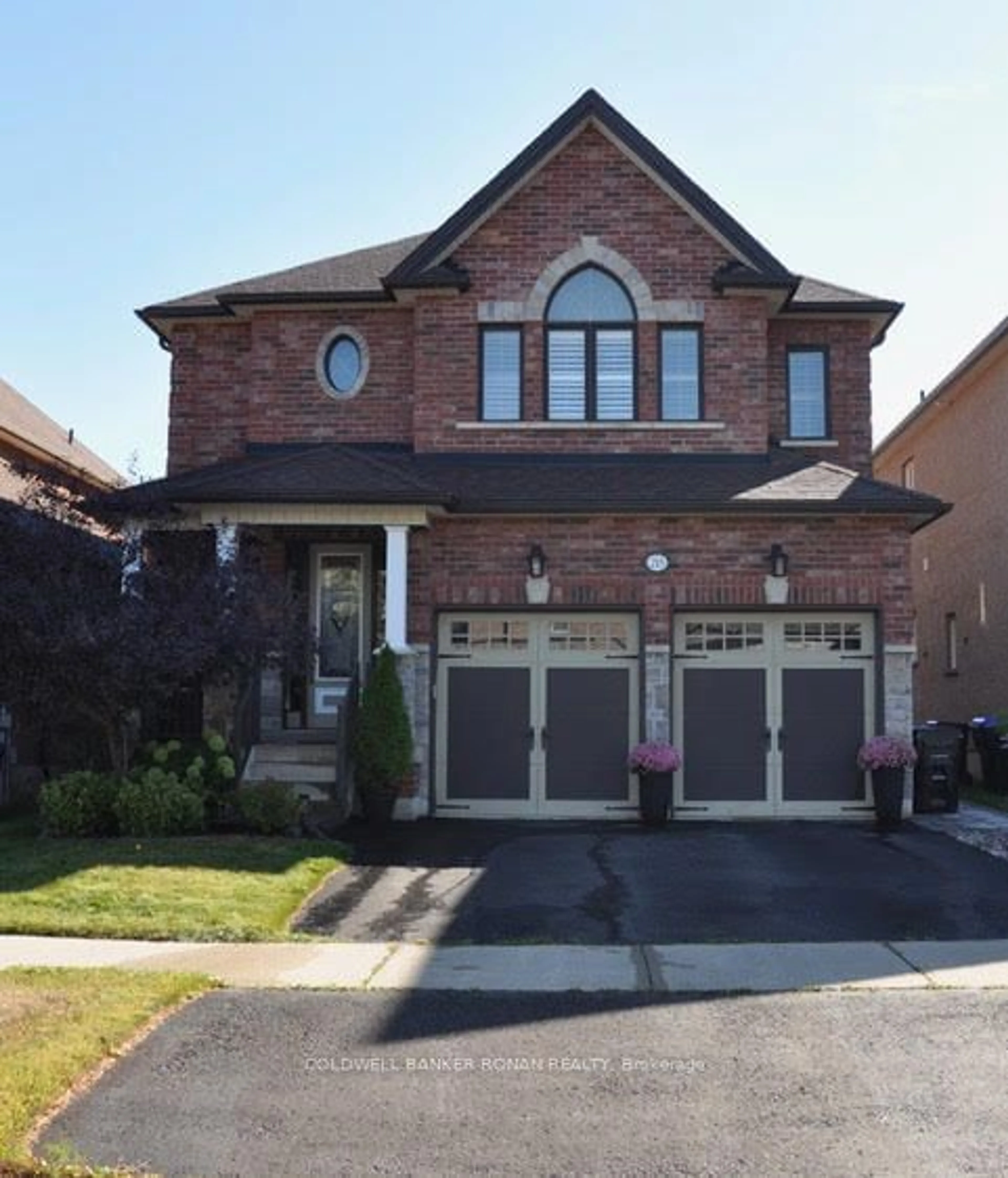 Home with brick exterior material, street for 215 Eighth Ave, New Tecumseth Ontario L9R 1P8