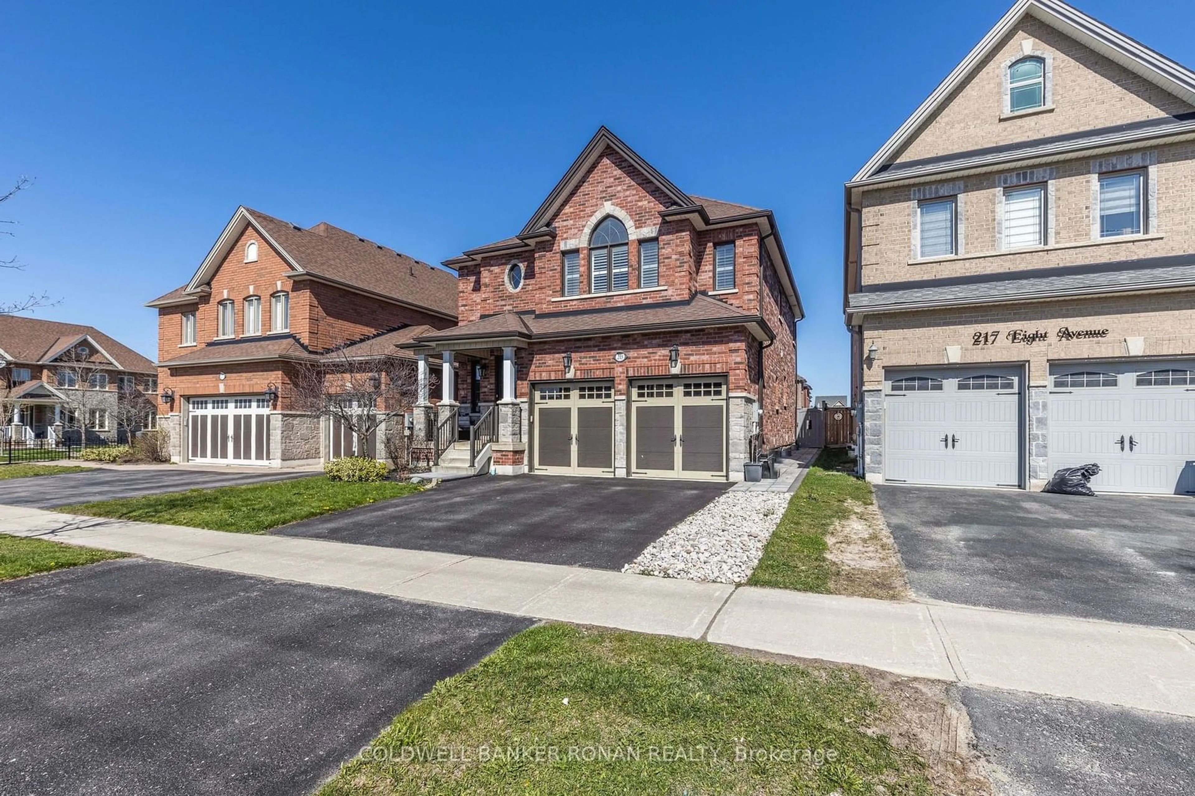 Home with brick exterior material, street for 215 Eighth Ave, New Tecumseth Ontario L9R 1P8