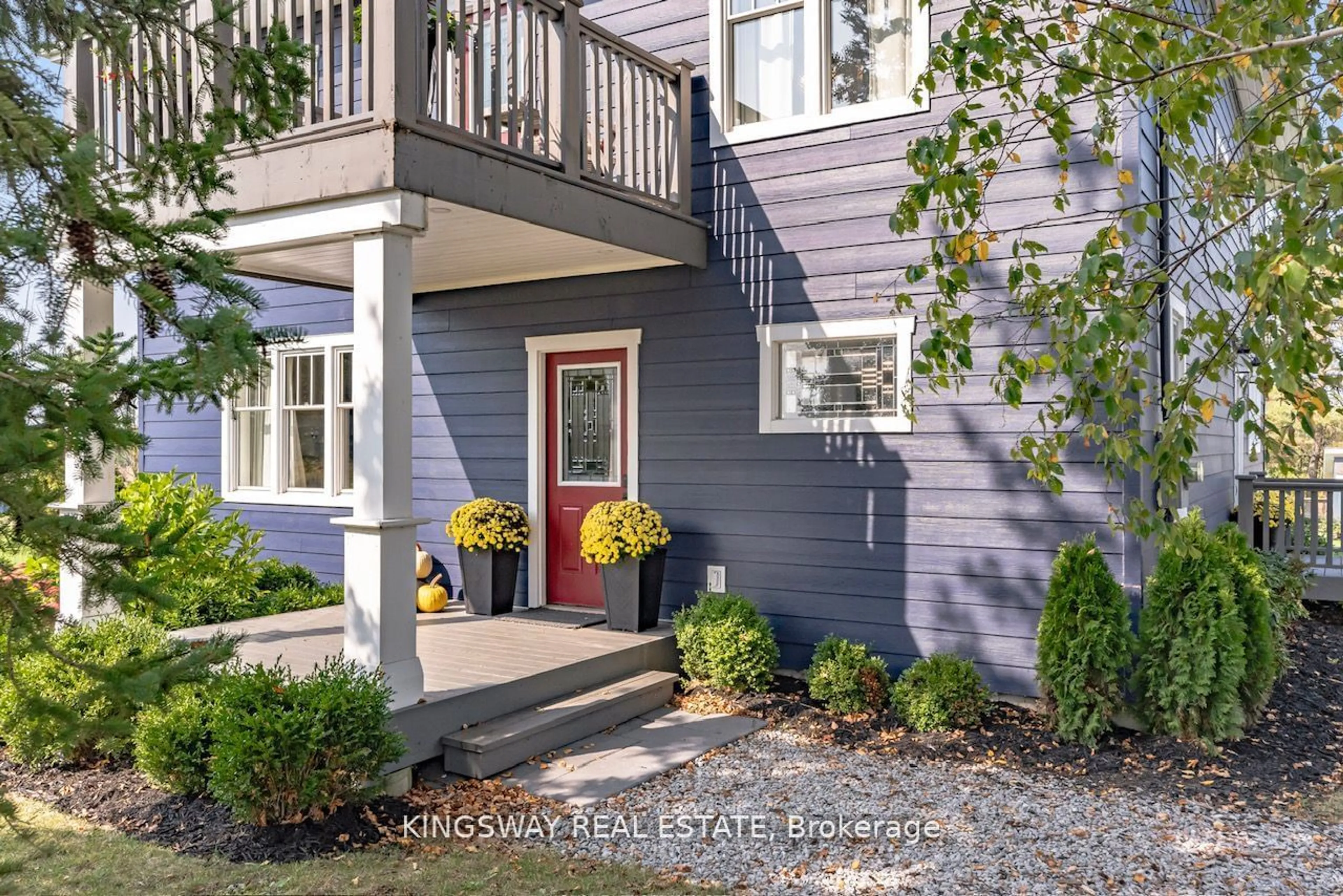 Indoor entryway for 2612 10th Line, Innisfil Ontario L9S 3R2