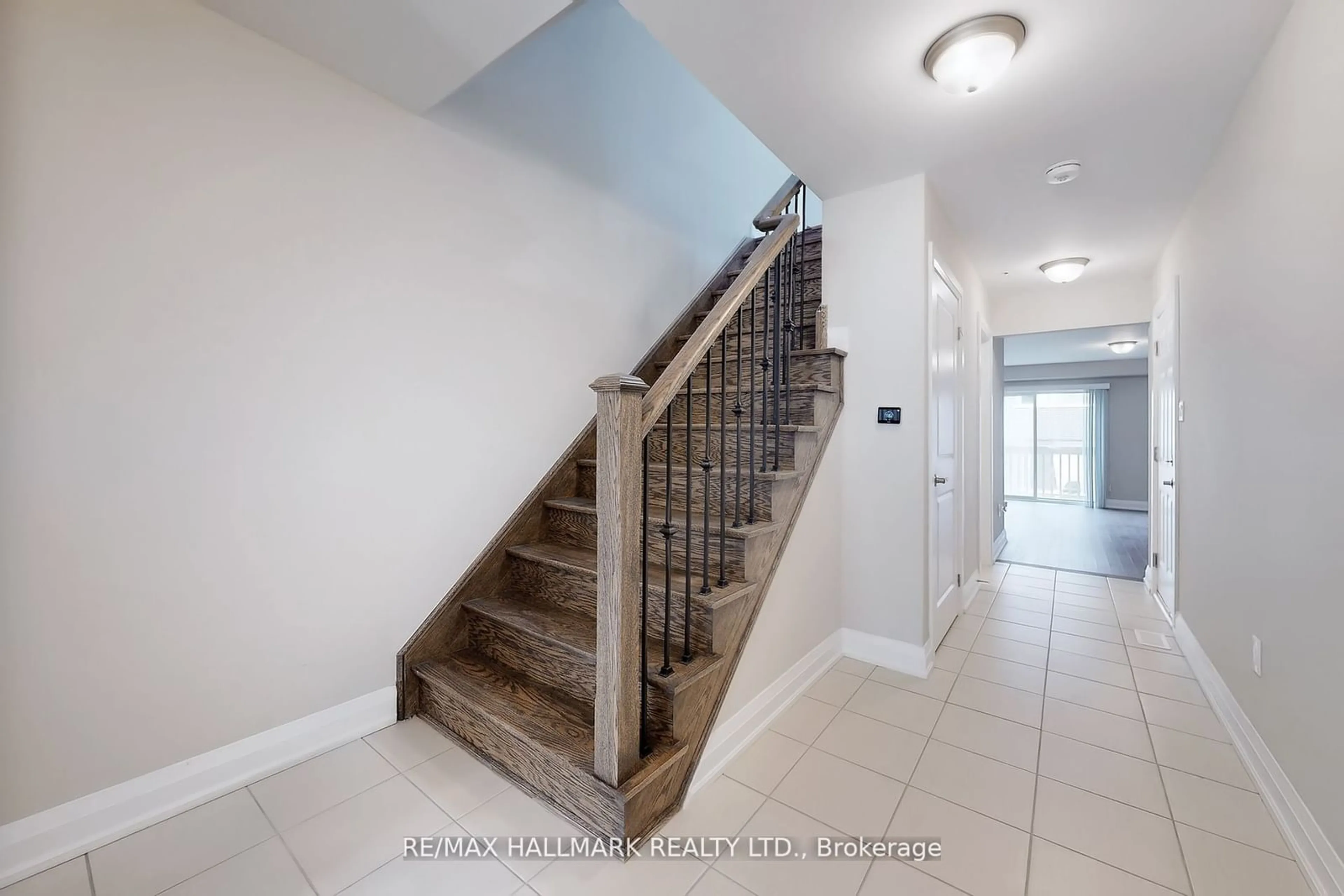 Stairs for 923 Isaac Phillips Way, Newmarket Ontario L3X 2Y8