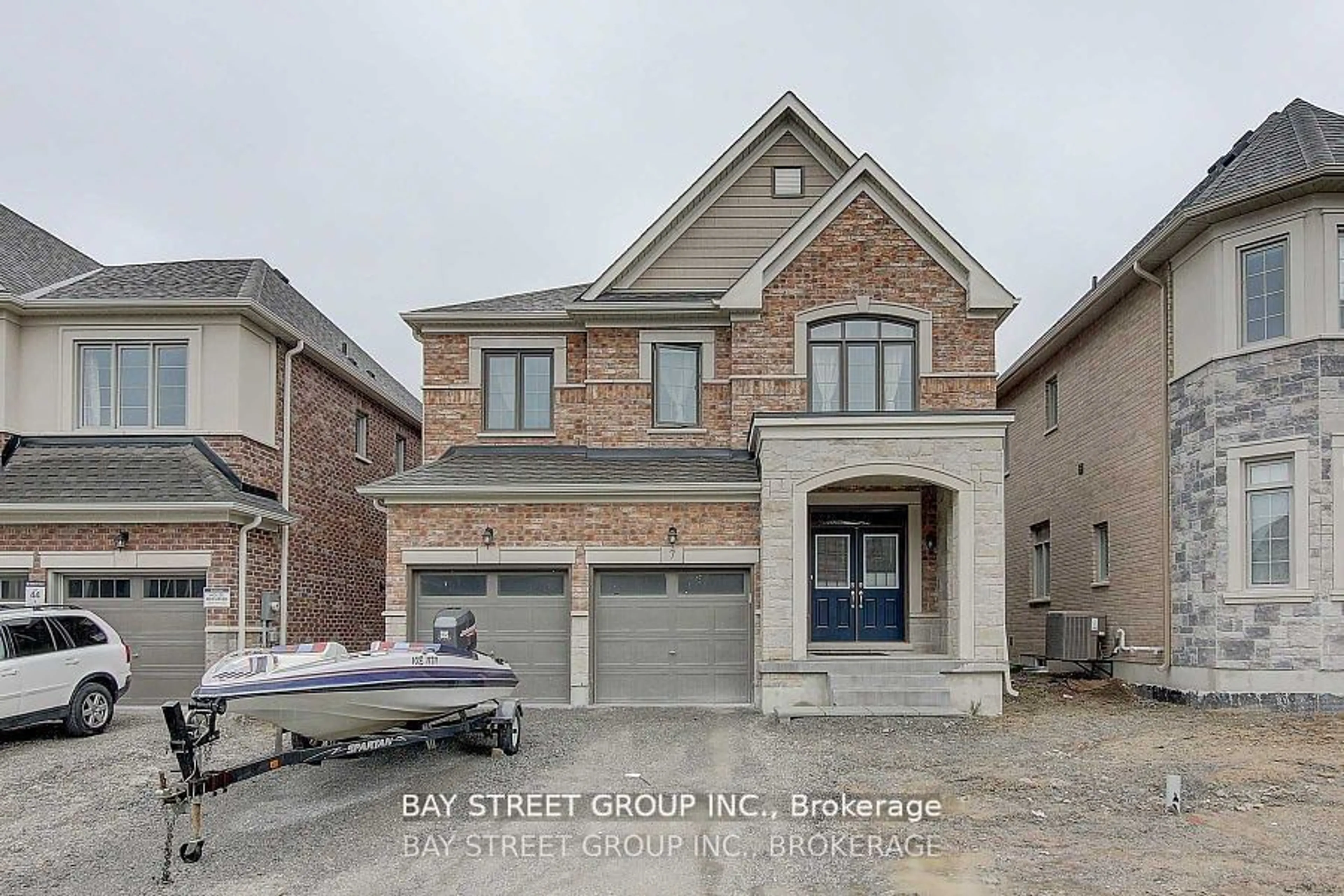 Home with brick exterior material, street for 7 Yarrow Lane, East Gwillimbury Ontario L9N 0T4