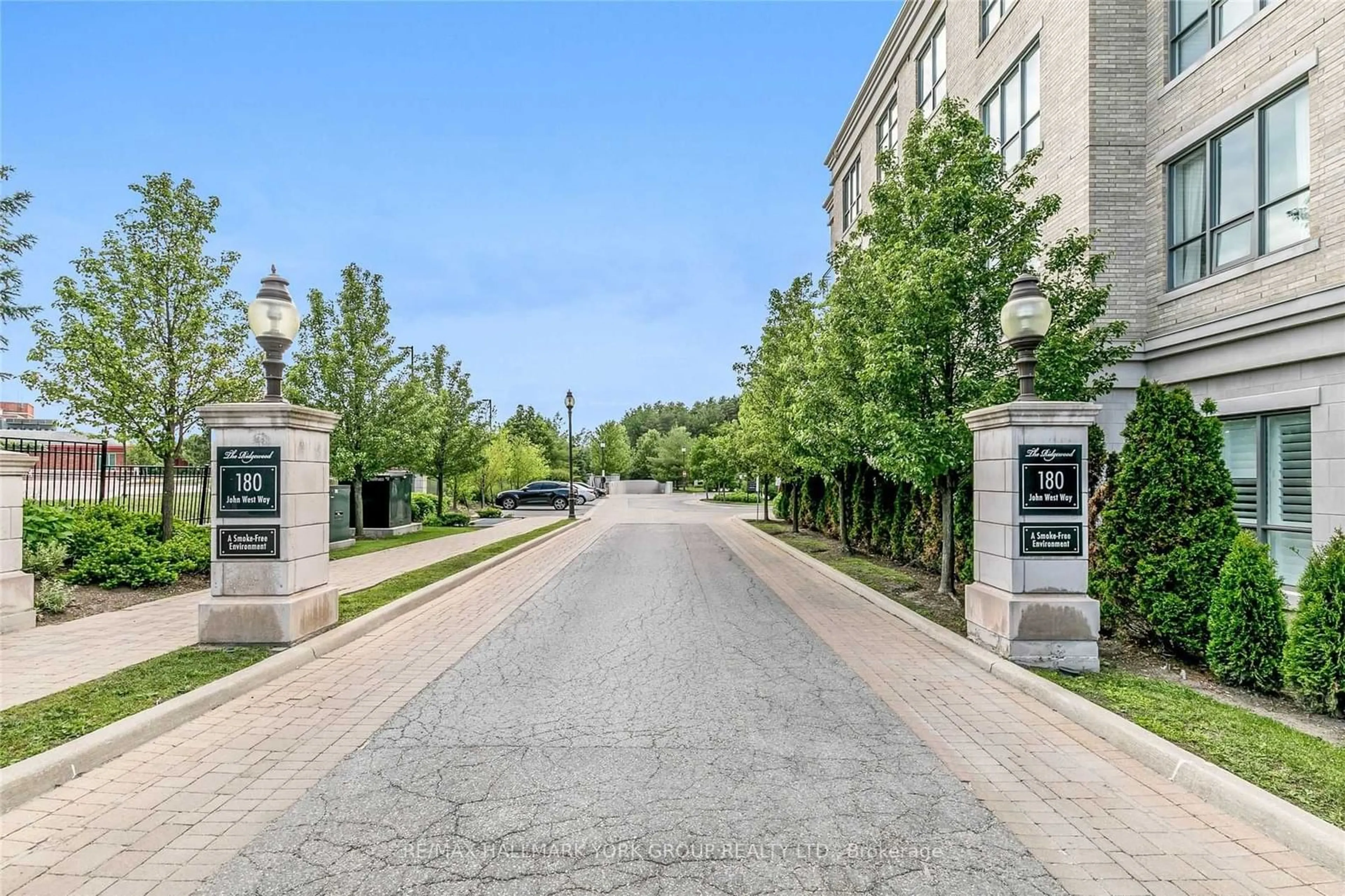 Patio, street for 180 John West Way #211, Aurora Ontario L4G 0R3